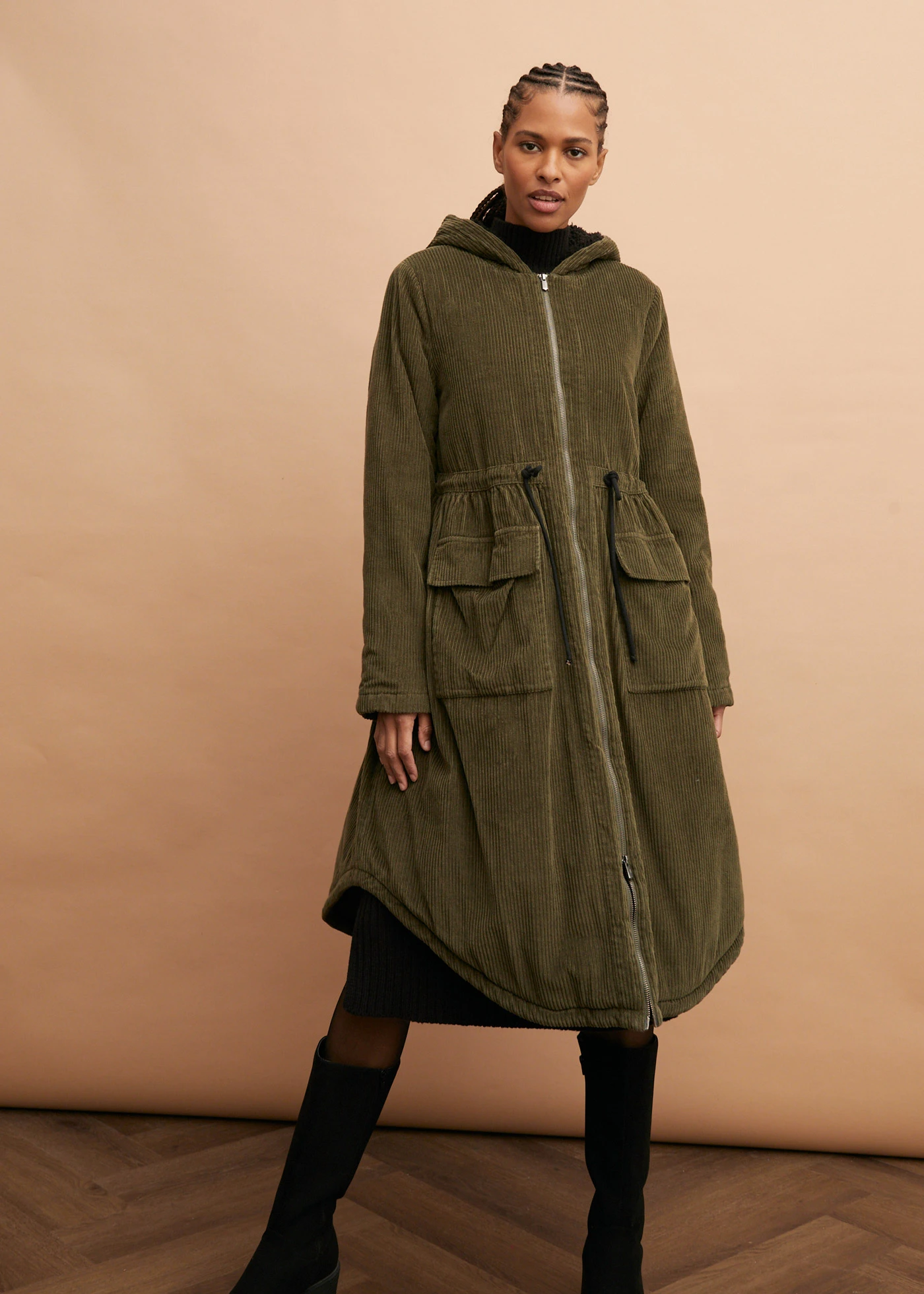 Kordový kabát s  kožušinkou na kapucni, z čistej bavlny • olivová • obchod bonprix