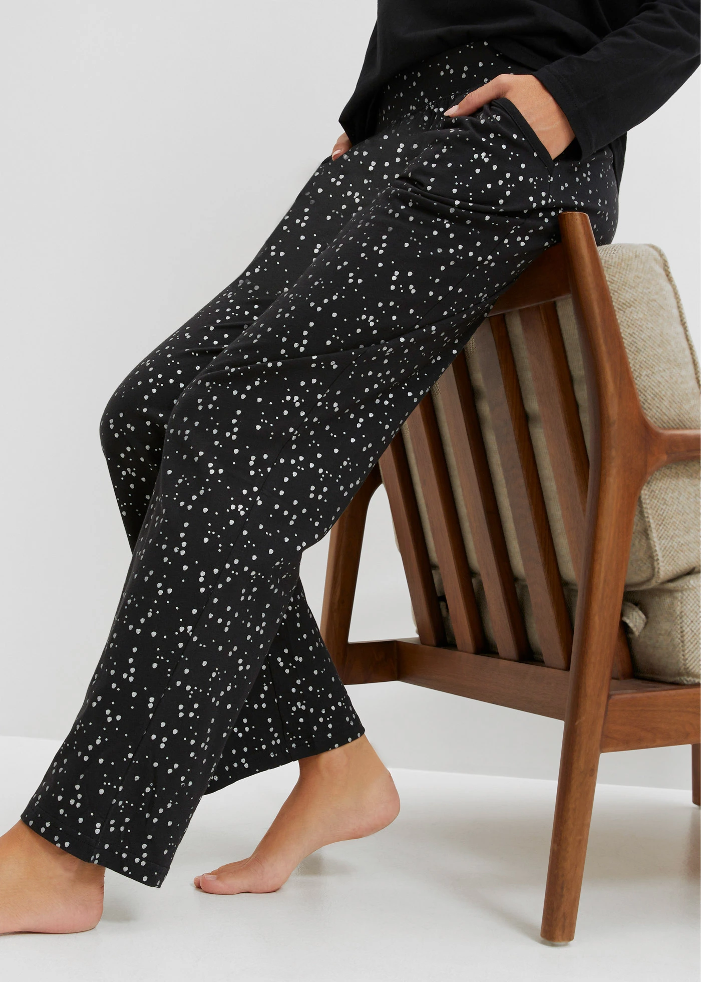 Pyjama avec imprimé scintillant • noir à pois • Boutique bonprix