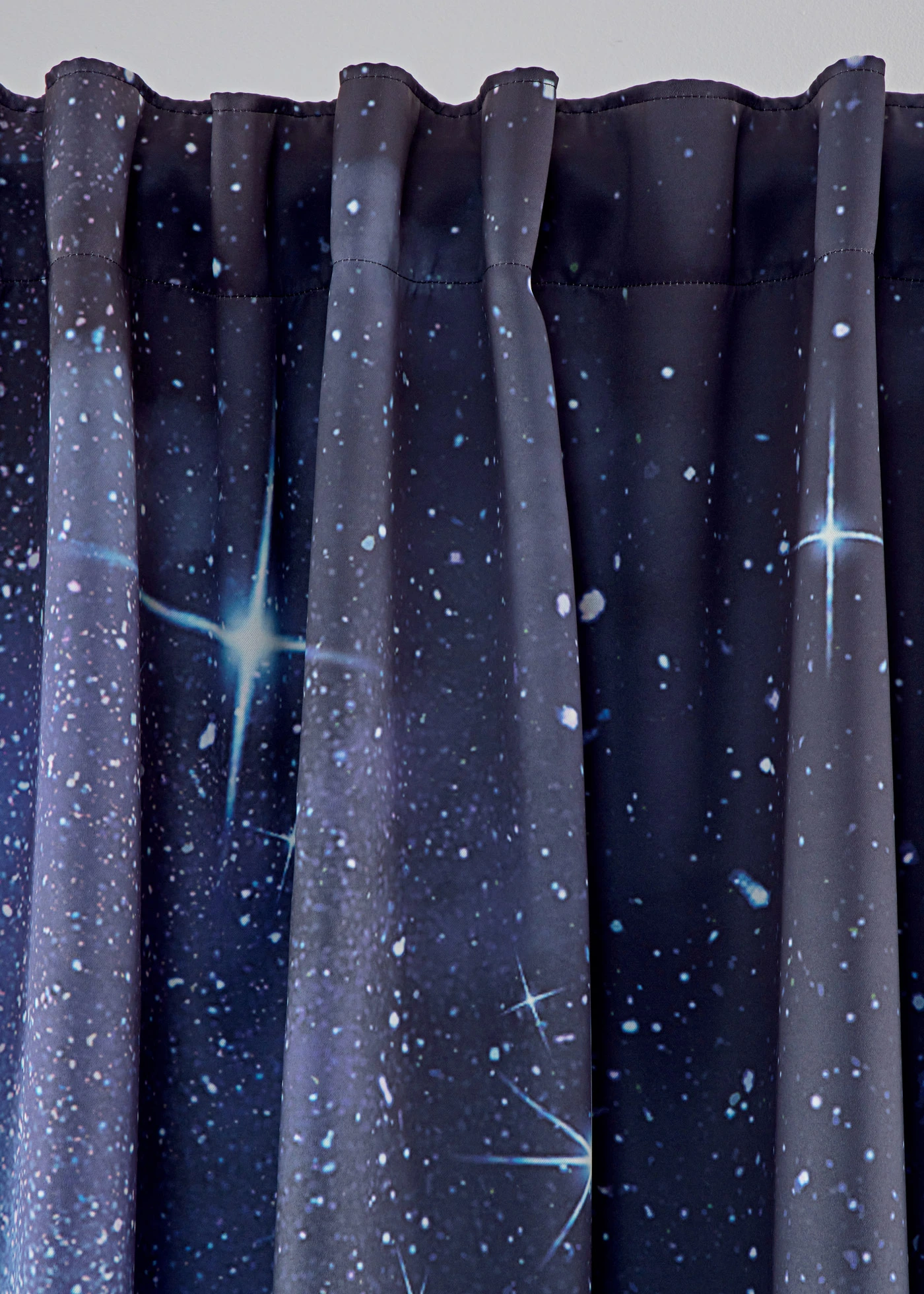 Zatemňujúci záves s nočnou oblohou (2-dielne balenie) • tmavomodrá • obchod bonprix