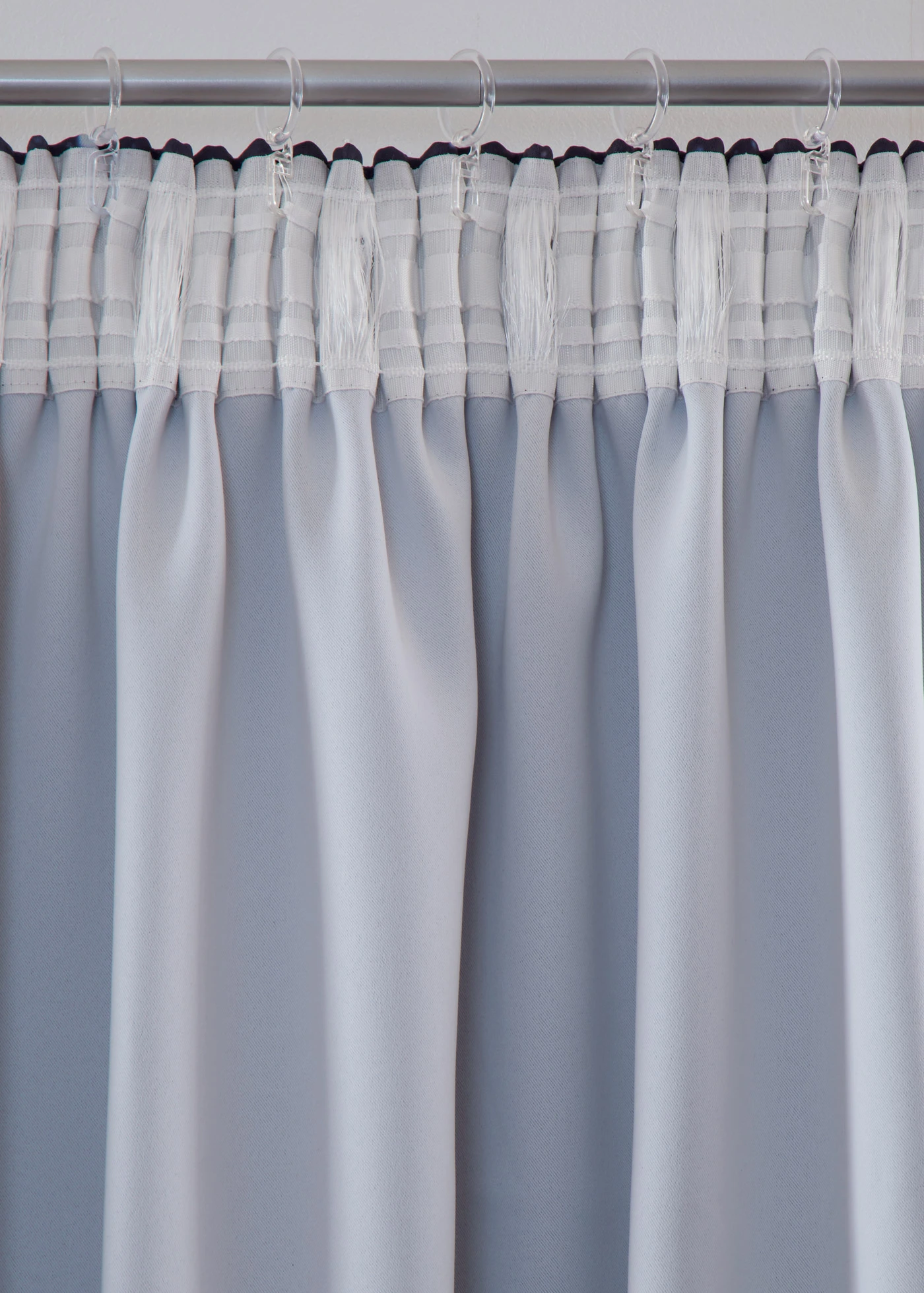 Rideaux obscurcissants motif ciel étoilé (2 pces) • bleu foncé • Boutique bonprix