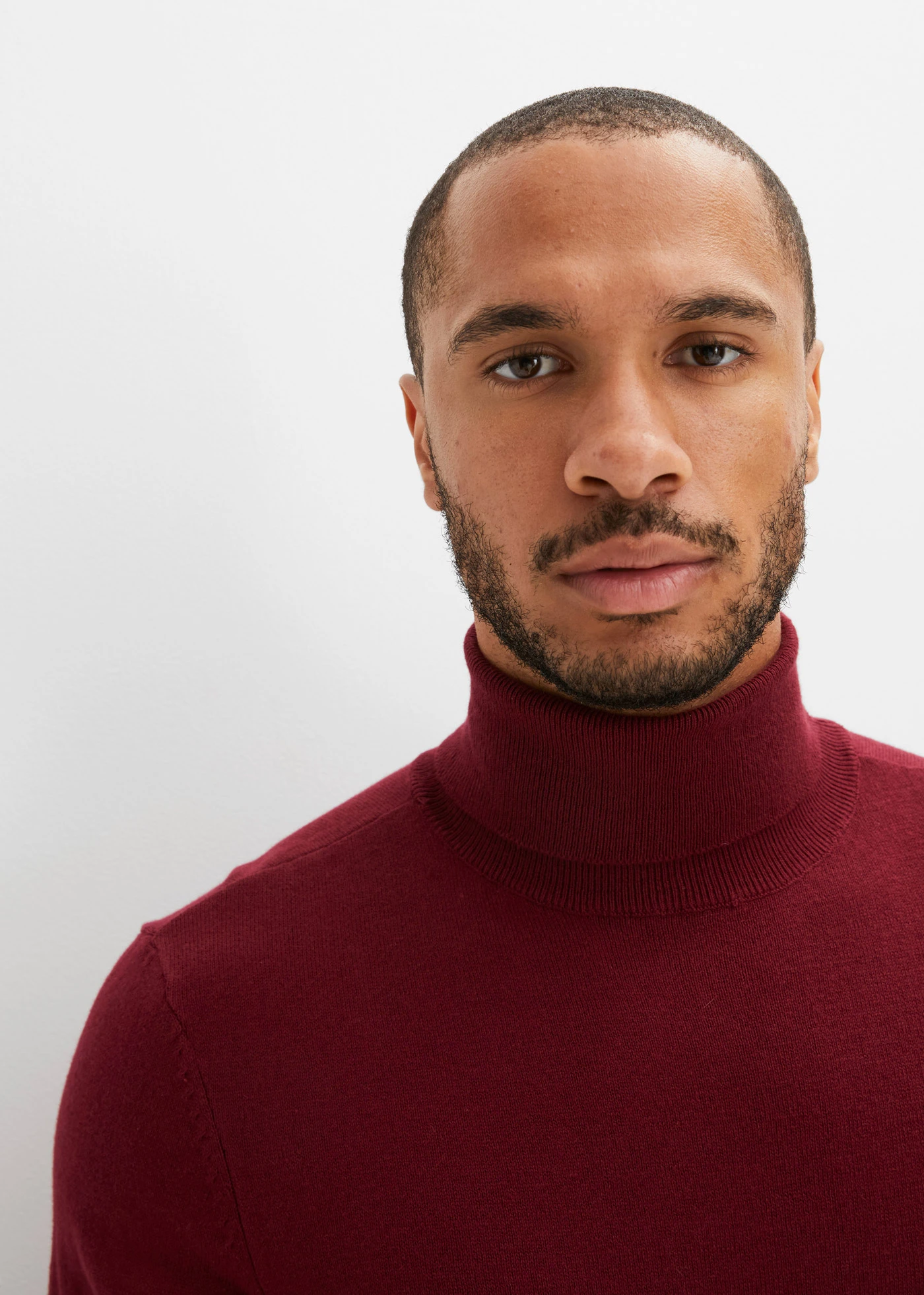 Svetr s rolákovým límcem a kašmírem • javorově červená • bonprix obchod