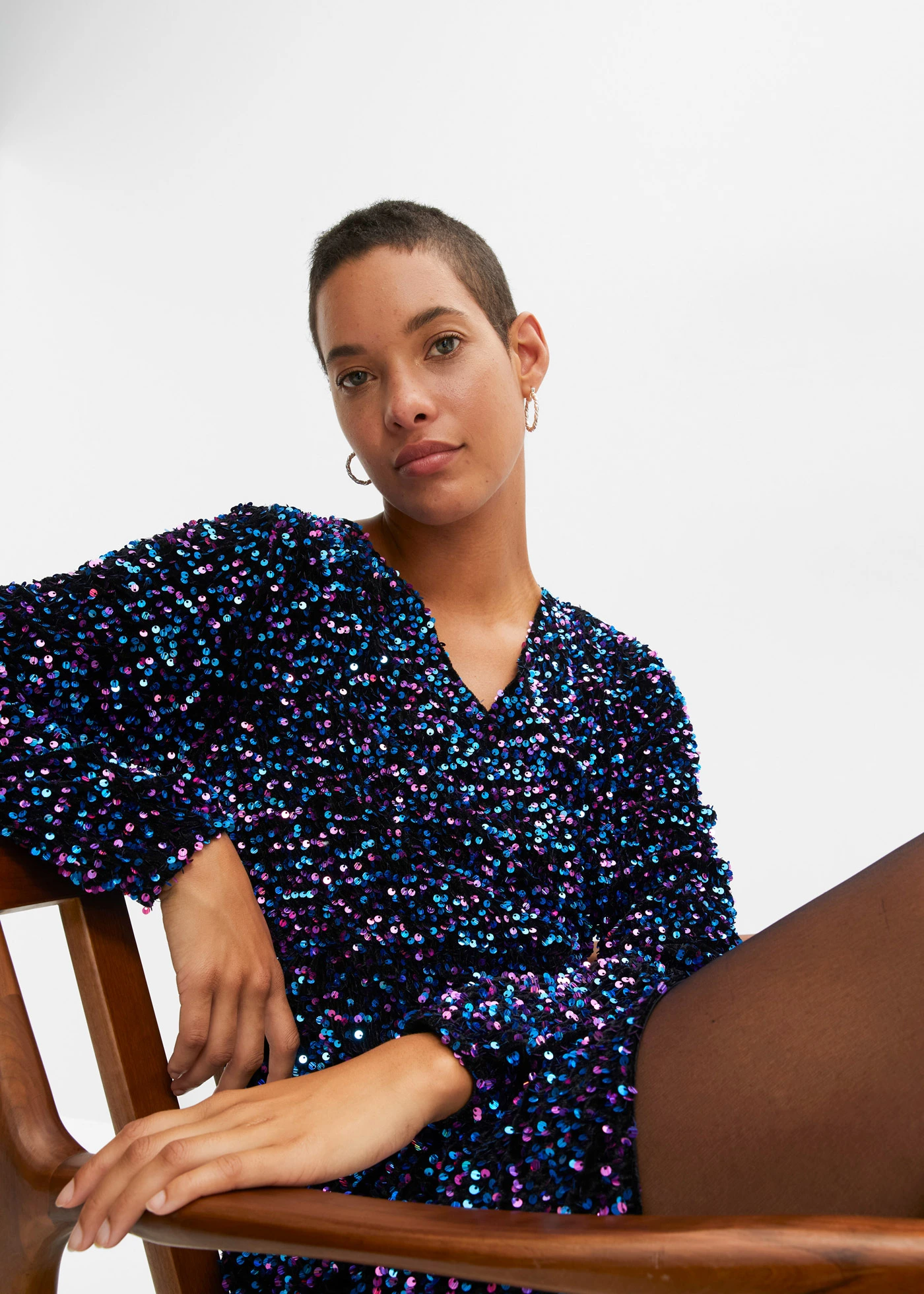 Šaty s pajetkami • černo-pink-tyrkysová • bonprix obchod