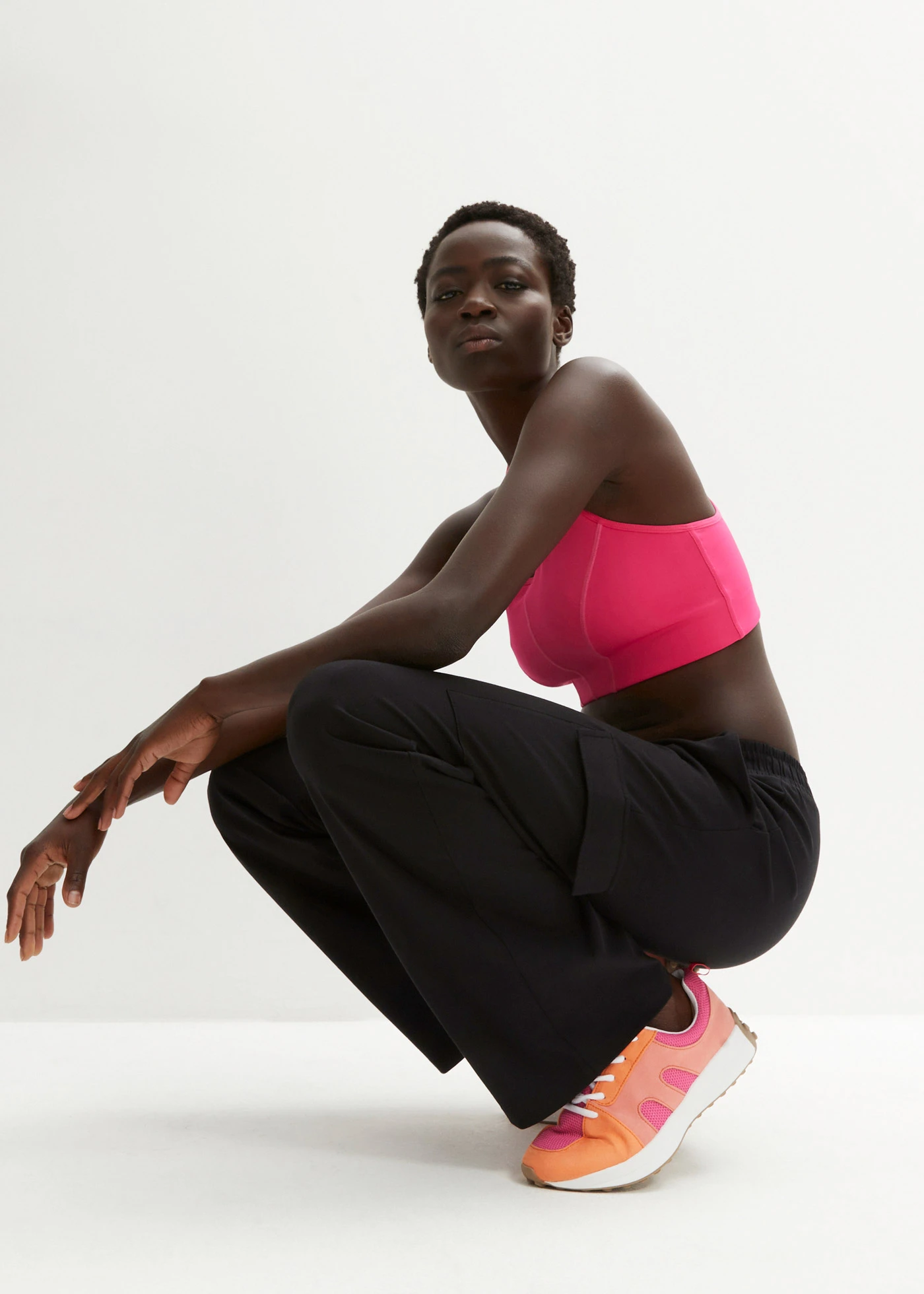 Tepláky z elastického bavlneného mixu. • čierna • obchod bonprix