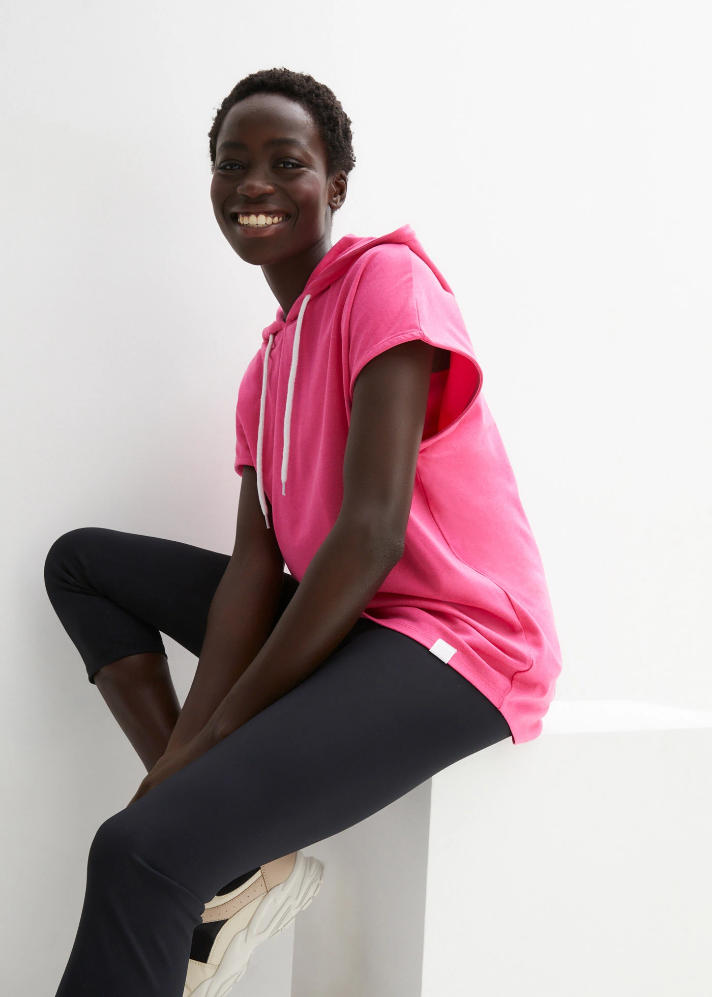 Bluza z kapturem oversize • różowy „pink lady” • sklep bonprix