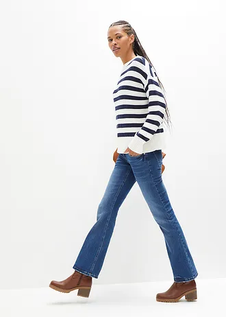 Sweter boxy z dzianiny w ażurowy wzór • ciemnoniebiesko-biel wełny w paski • bonprix obchod