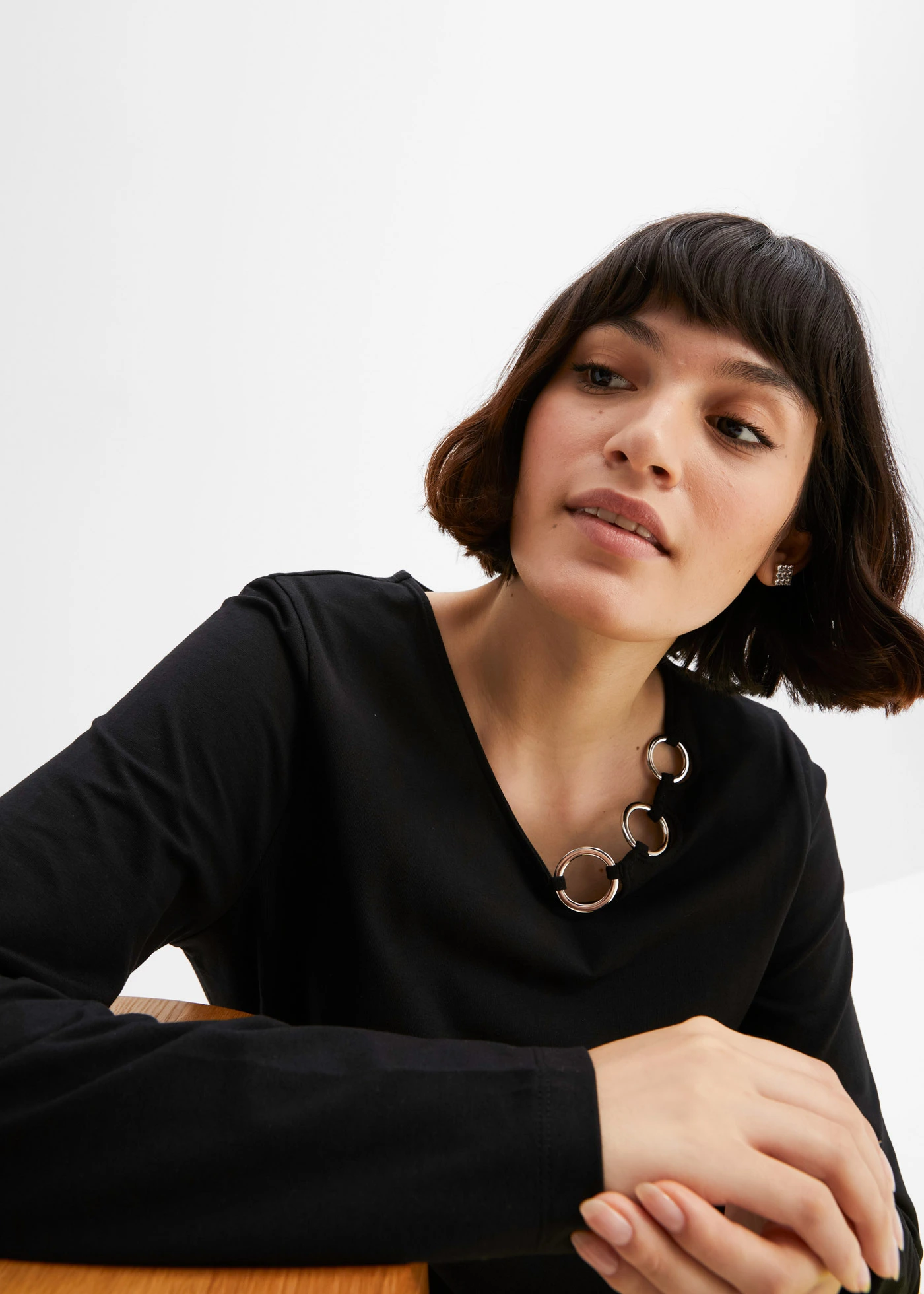 Tričko s dlouhým rukávem a kroužky • černá • bonprix obchod