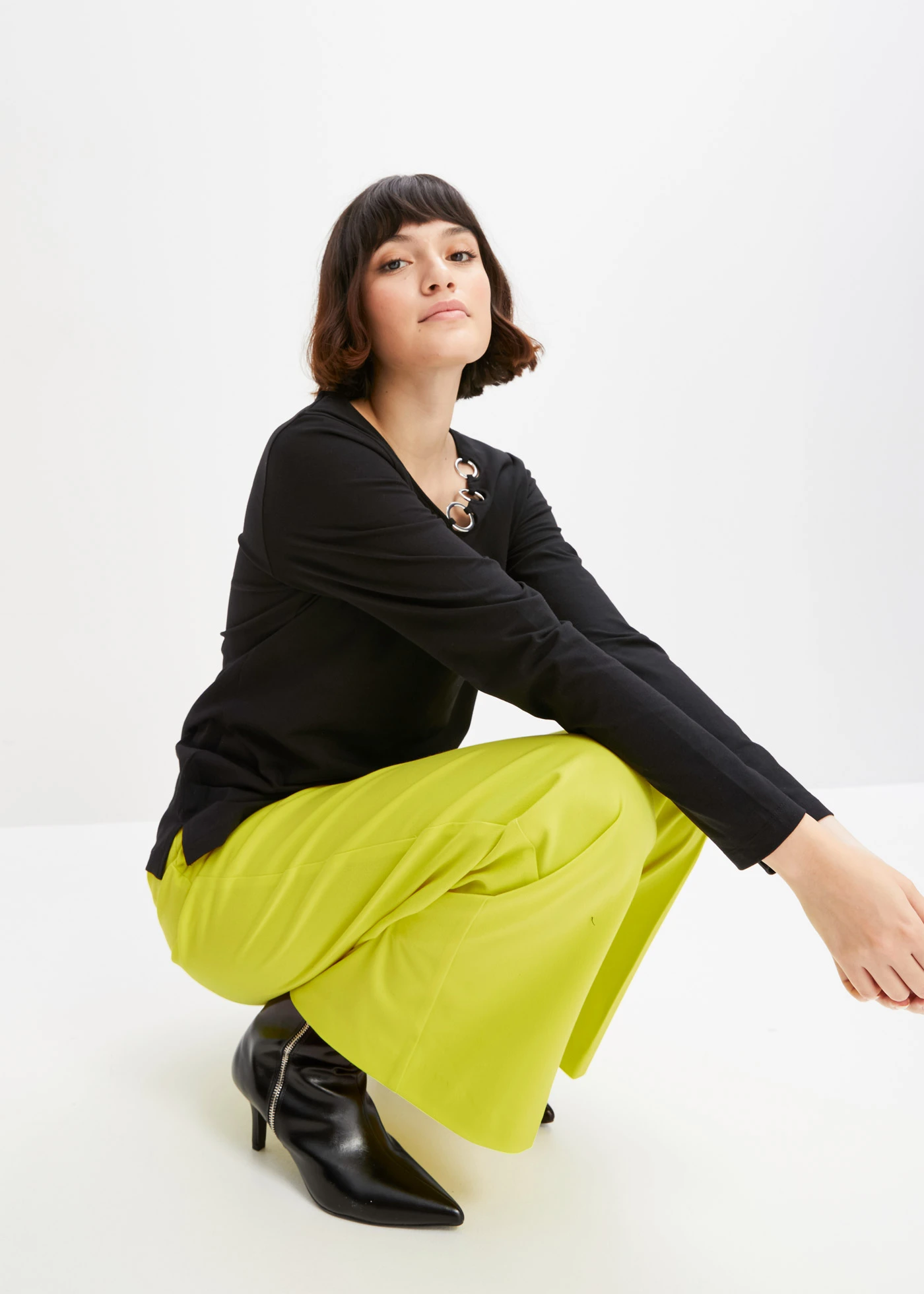 Tričko s dlhým rukávom s háčikmi • čierna • obchod bonprix