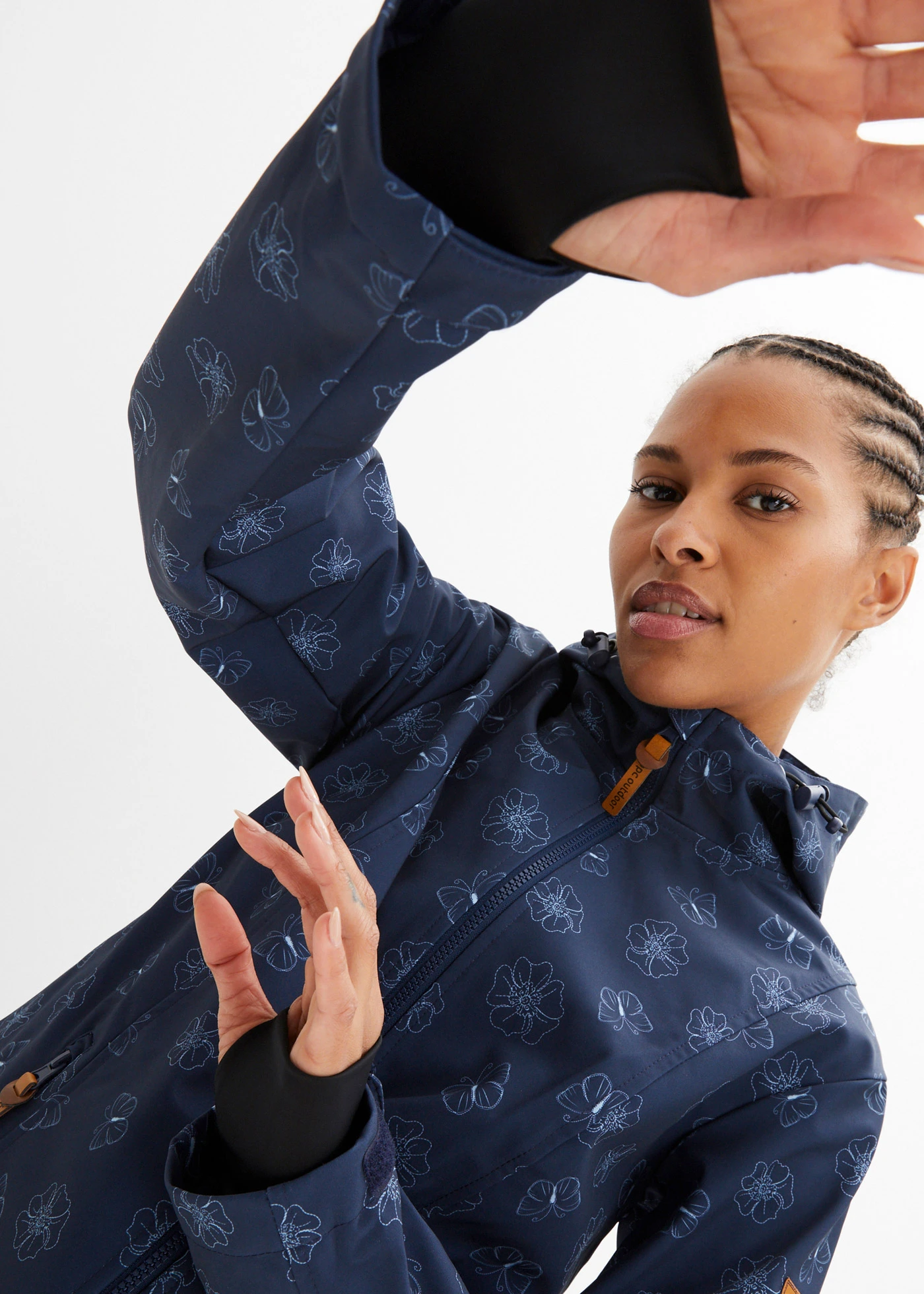 Softshellová bunda s květinovým vzorem, vodoodpudivá úprava • tmavě modrá s květy • bonprix obchod