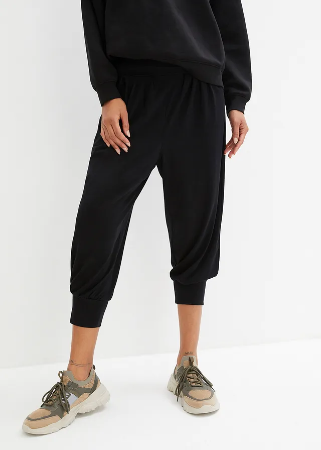 Loungewear harembroek in caprilengte • zwart • product-page.page-title-suffix
