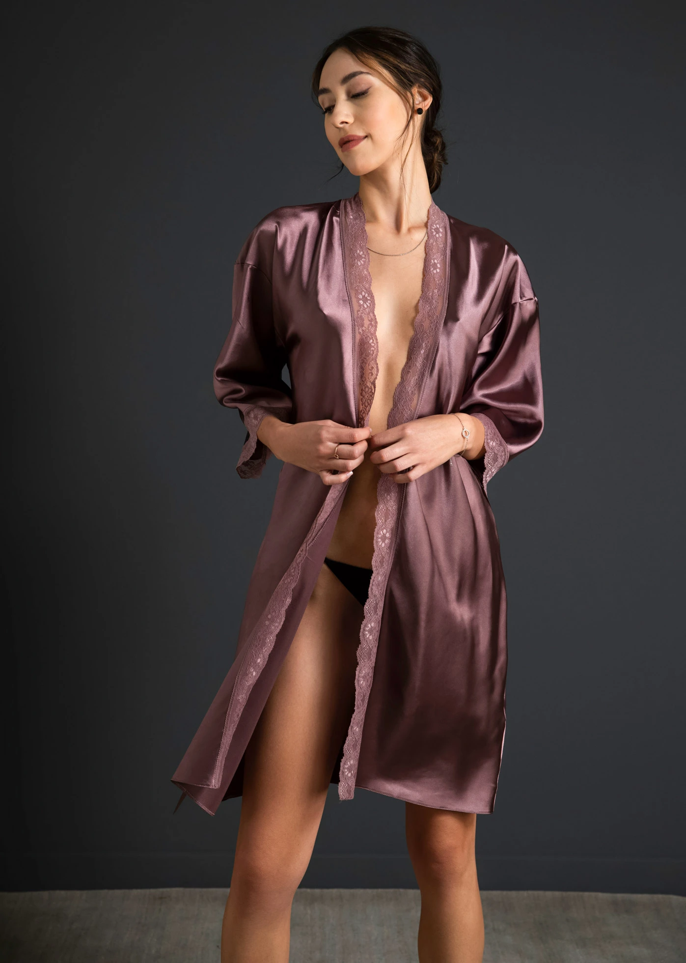 Kimono en satin • taupe • Boutique bonprix