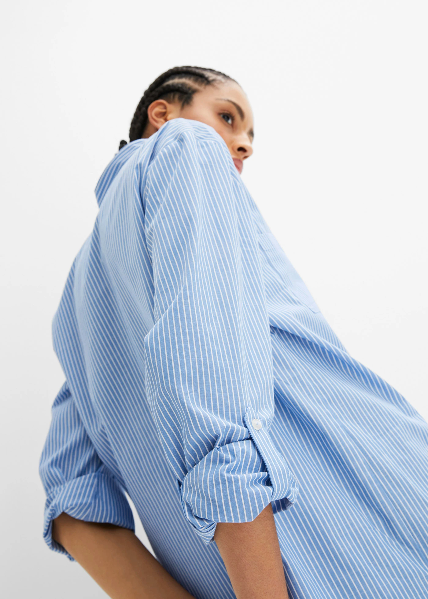 Lange blouse met oprolbare mouwen • middenblauw-wit gestreept • bonprix online shop