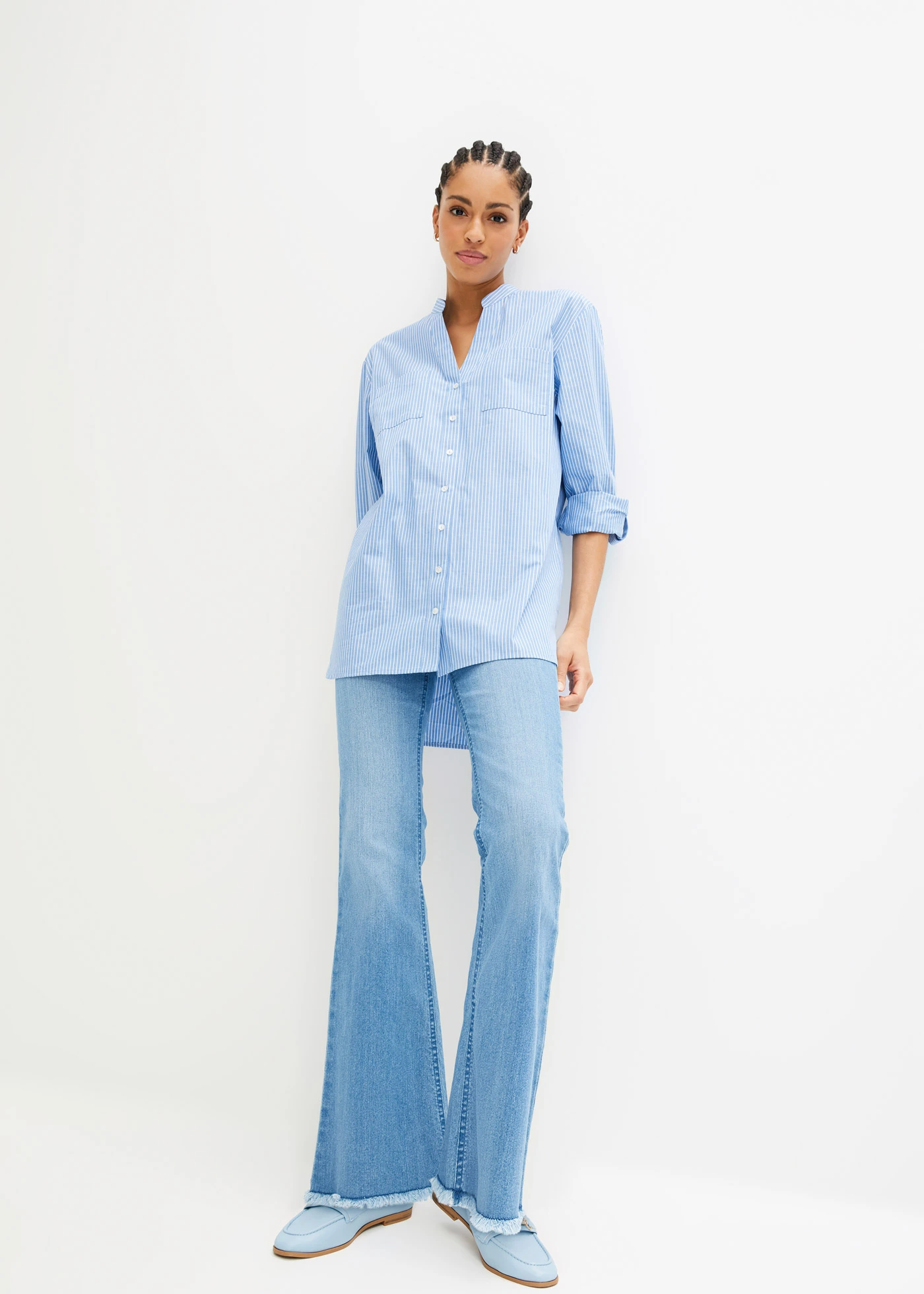 Long chemisier à manches retroussées • bleu moyen-blanc rayé • Boutique bonprix