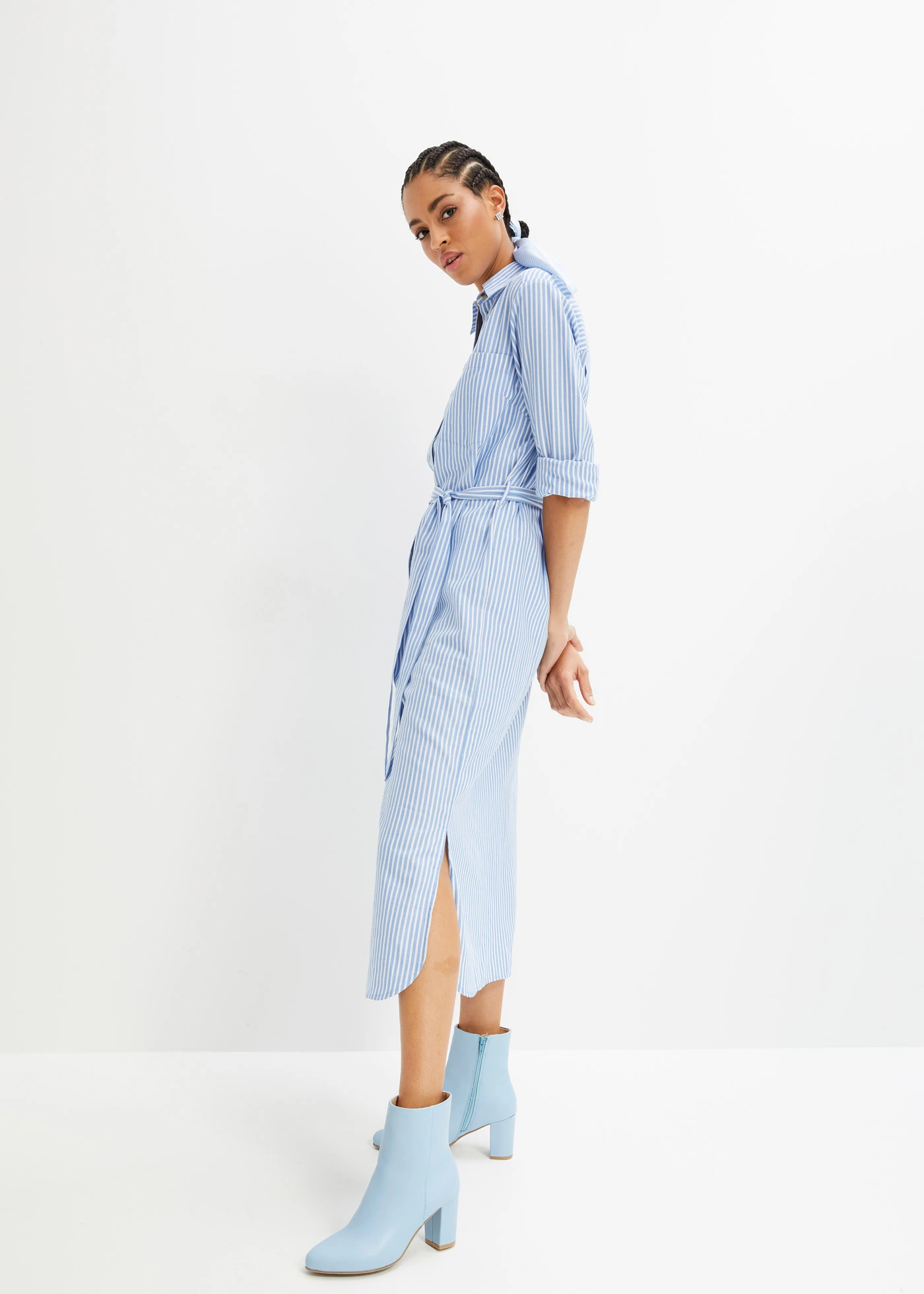 Proužkované halenkové šaty s vázačkou • středně modro-bílá s proužky • bonprix obchod