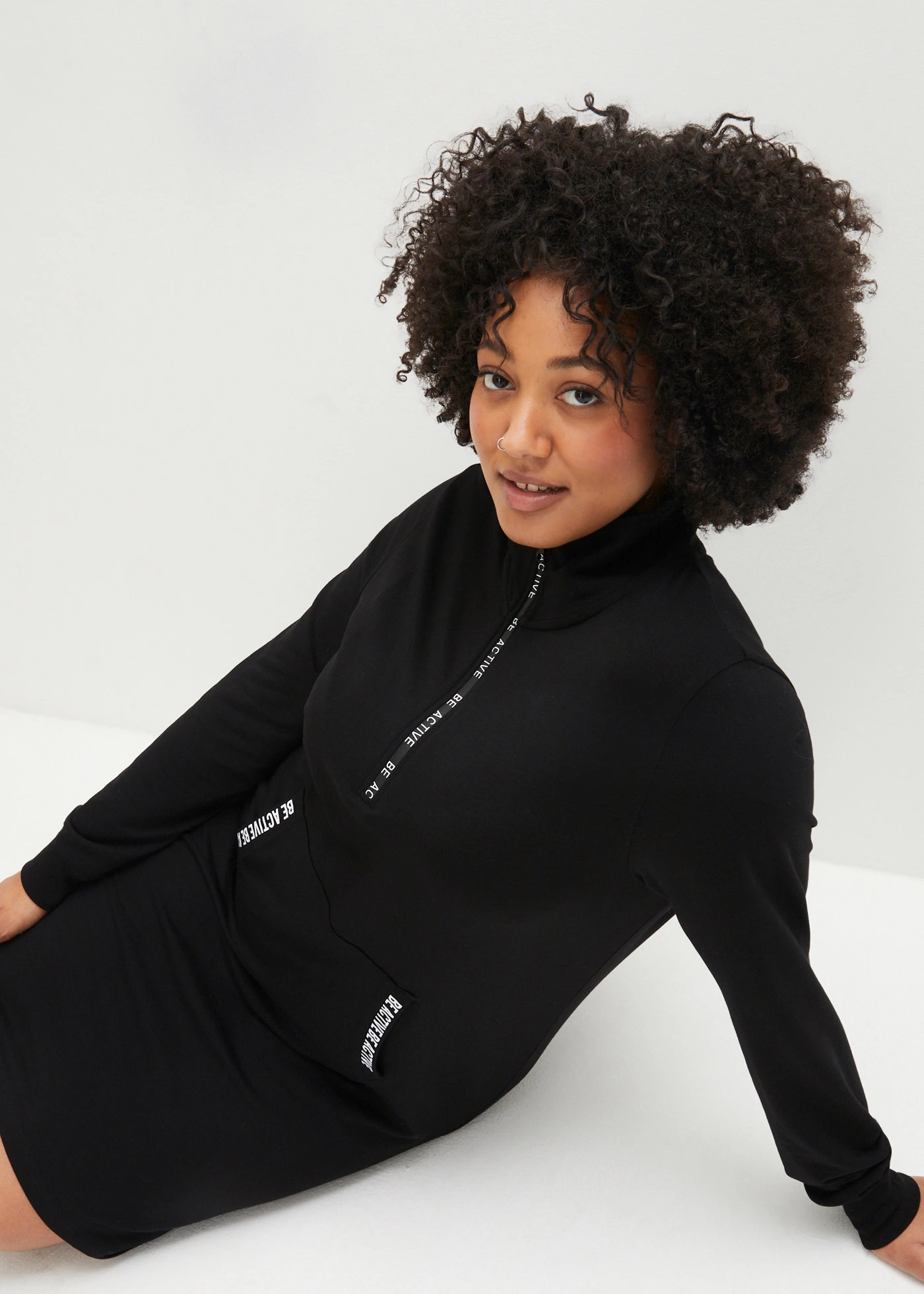 Zachte sweatjurk • zwart met print plus size • bonprix online shop