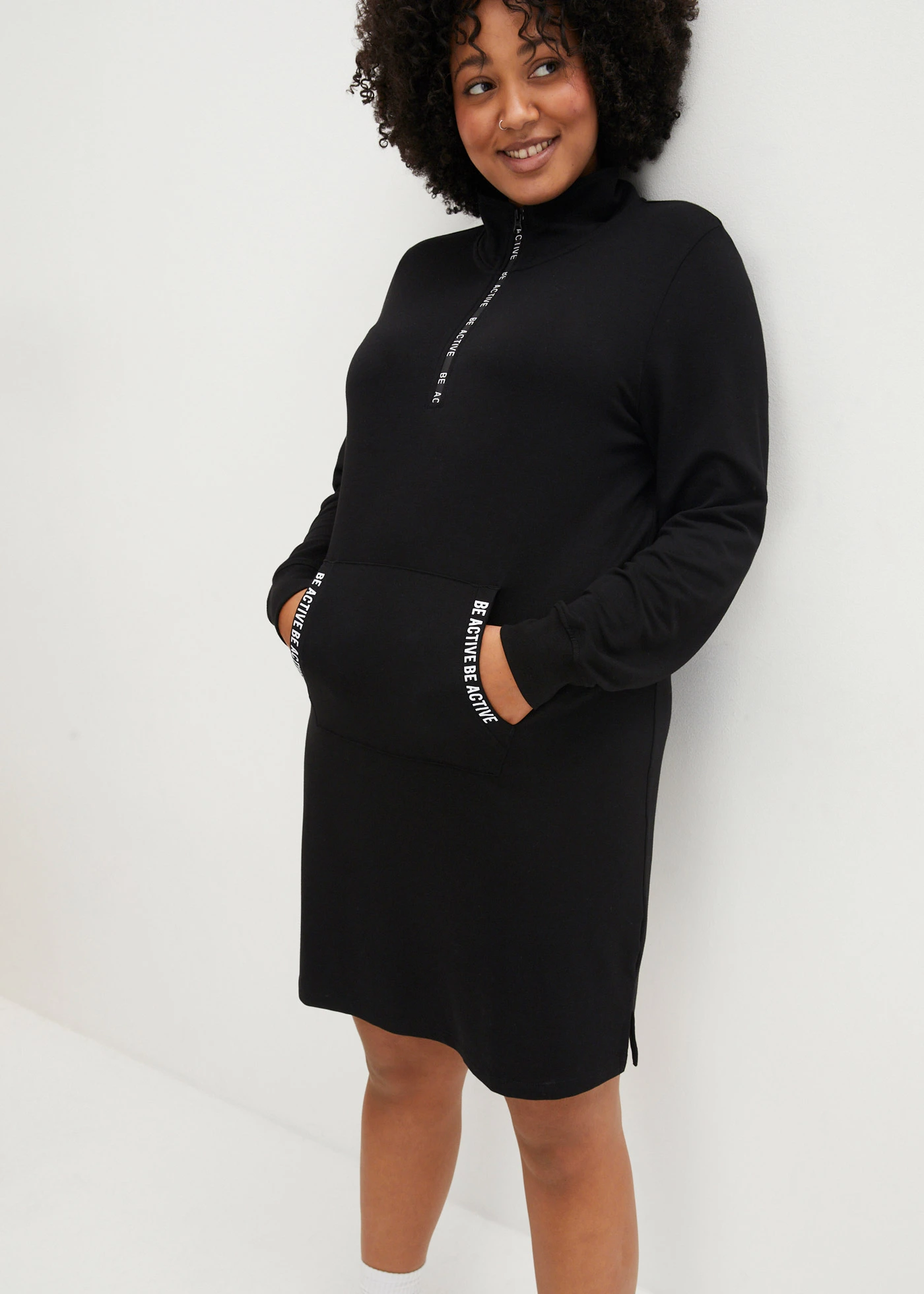 Zachte sweatjurk • zwart met print plus size • bonprix online shop