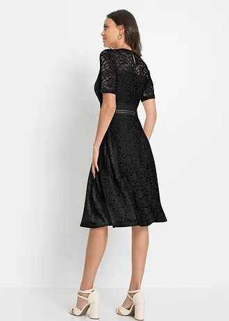 Krajkové midi šaty s háčkovanou vsadkou, barva: černá