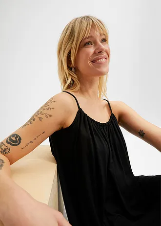 Žerzejové šaty ze splývavé viskózy • černá • bonprix obchod