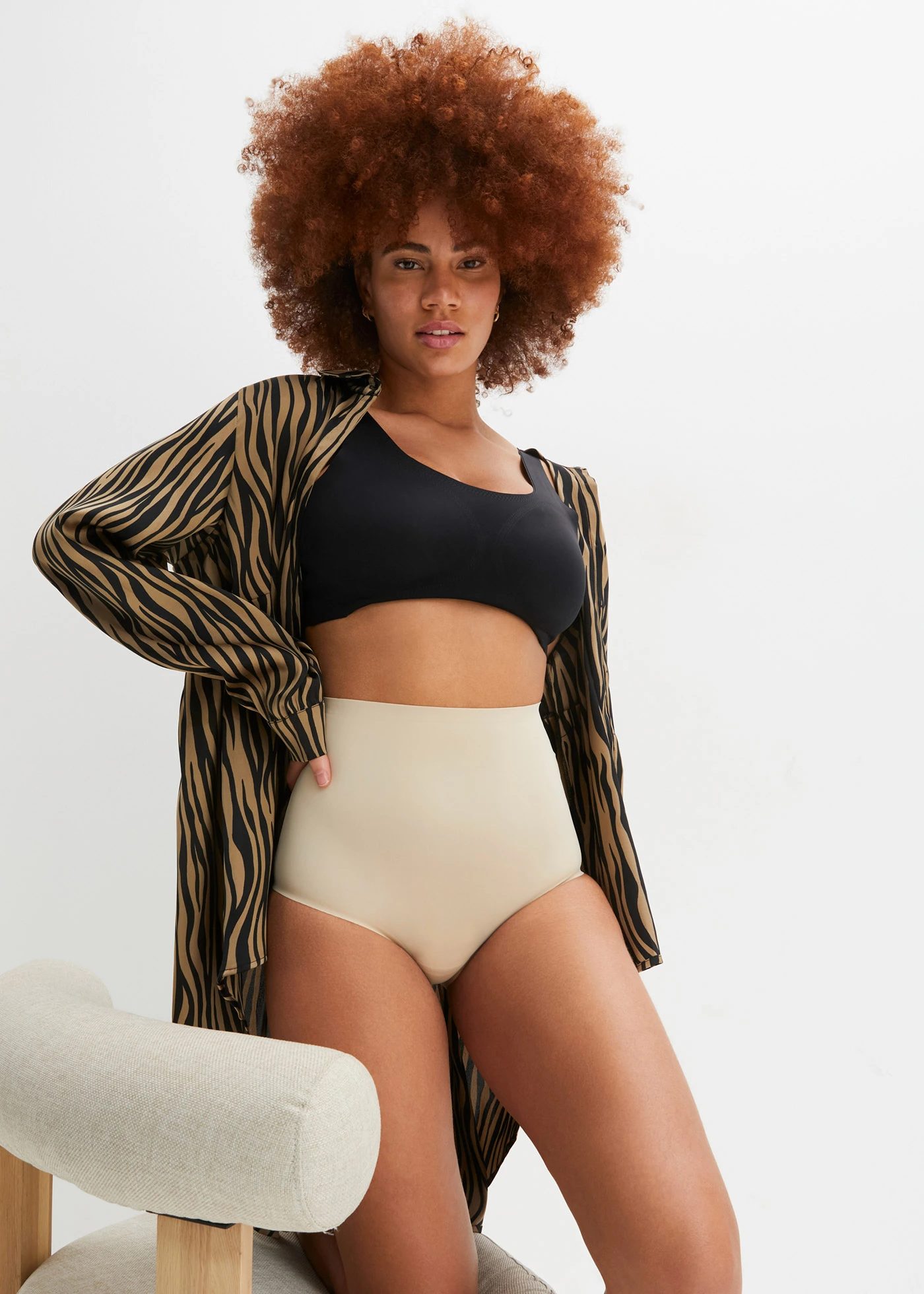 Bezešvé stahovací kalhotky s lehkým tvarujícím efektem • pudrová • bonprix obchod