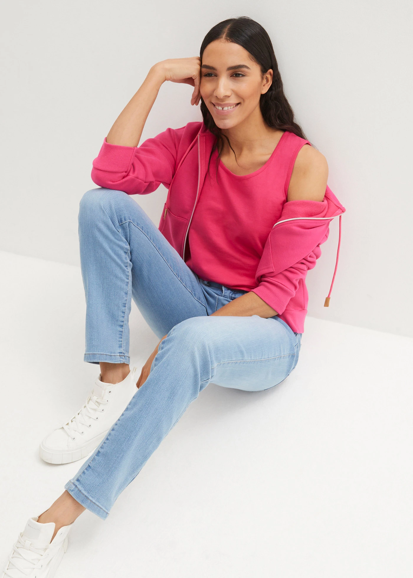 Jean droit taille mi-haute, extensible • bleu clair used • Boutique bonprix