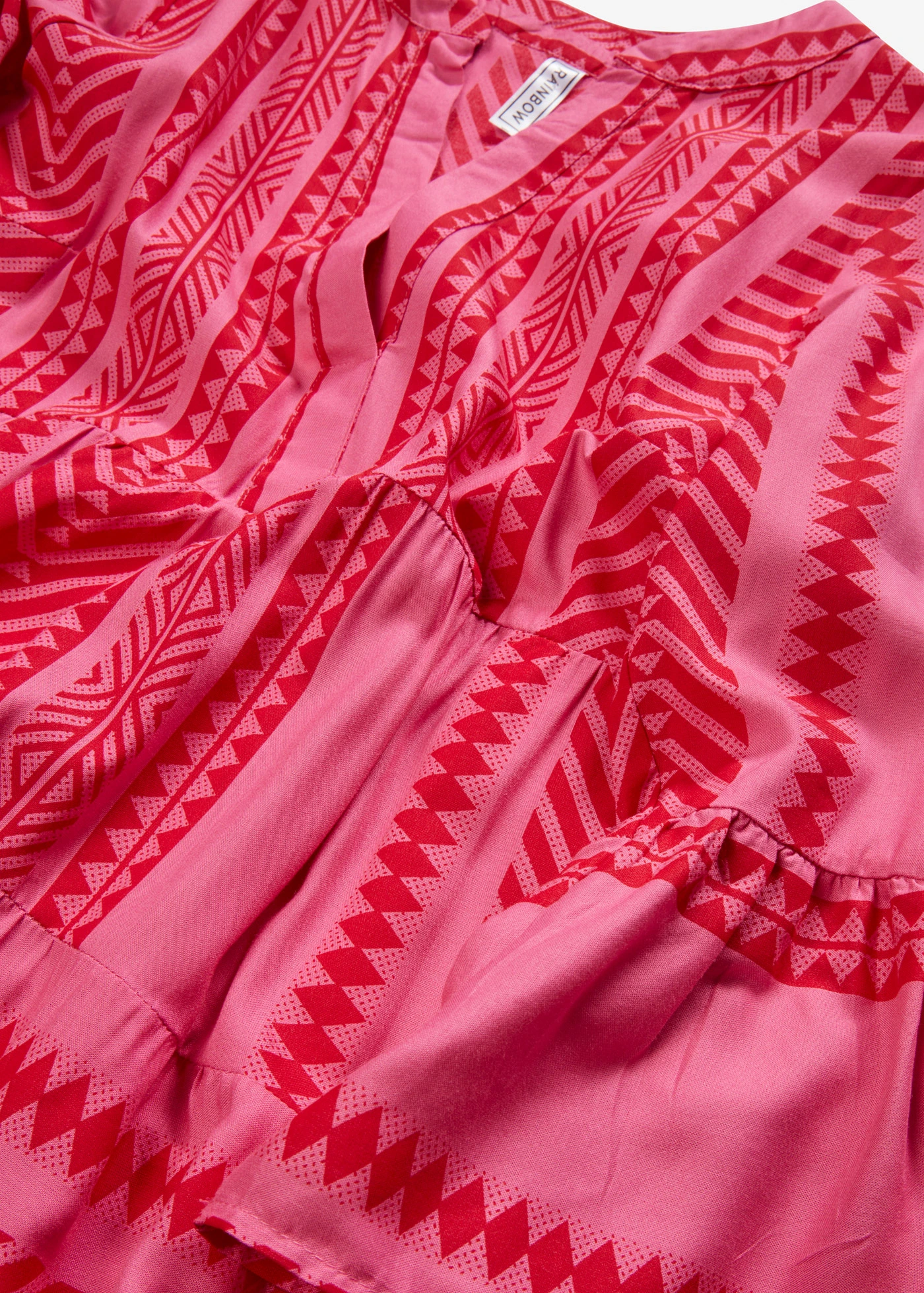 Tunikové šaty ze splývavé viskózy • červeno-pink vzor • bonprix obchod