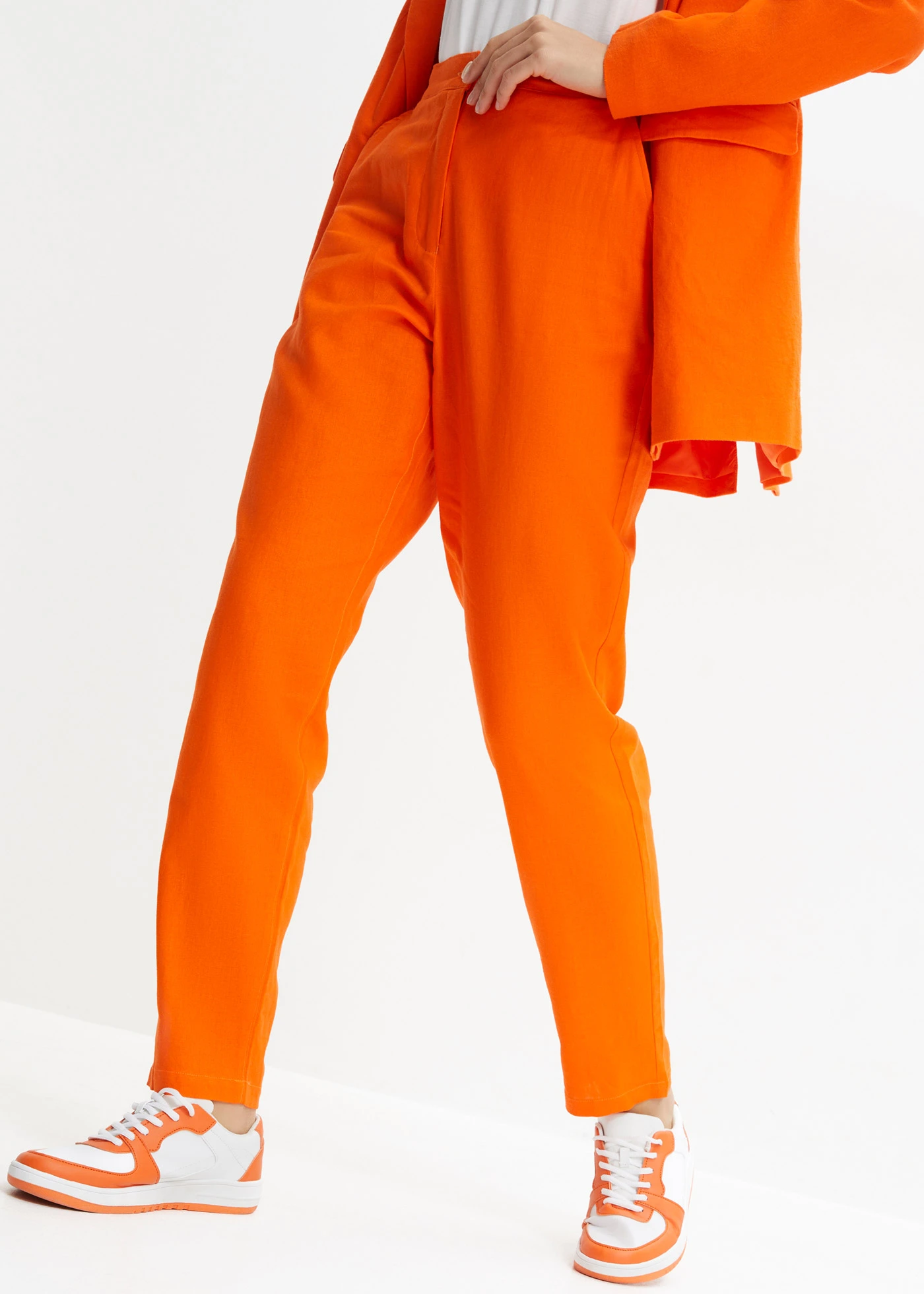 Pantalon en lin taille haute et raccourci à empiècement élastique • orange chaud • Boutique bonprix