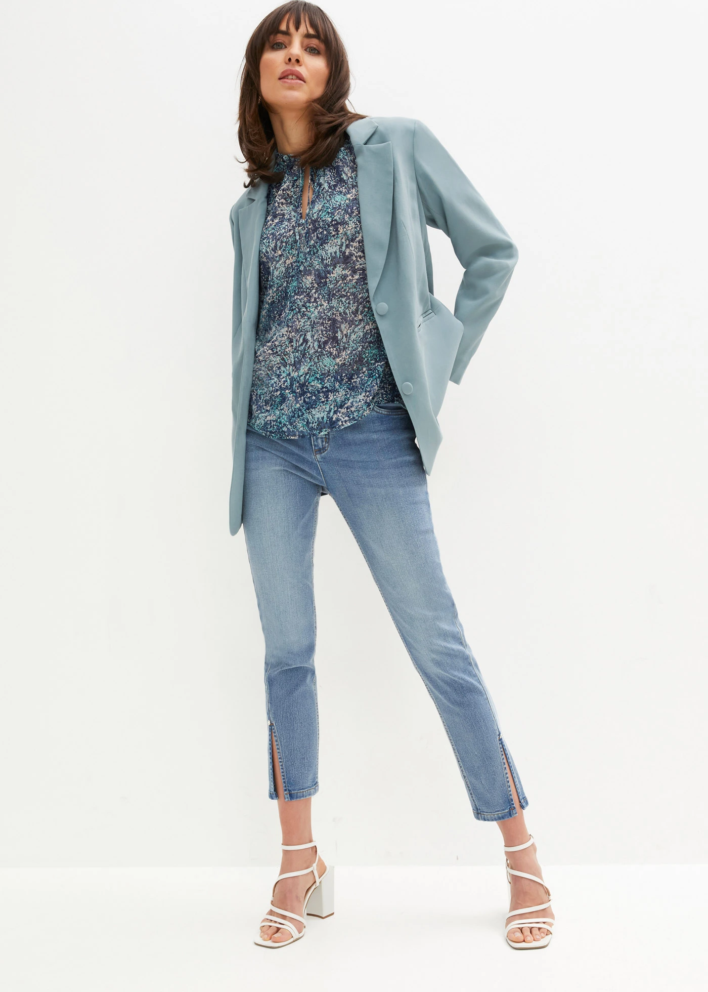 Blouse avec lien à l’encolure • bleu • Boutique bonprix