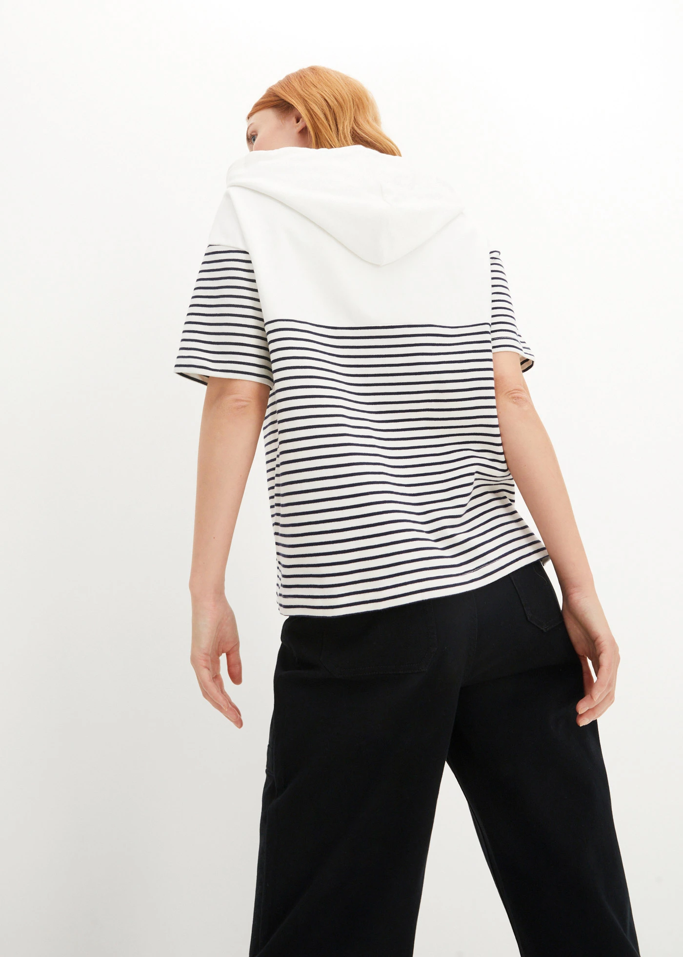 Hanorac • ecru/bleumarin dungat • magazin bonprix