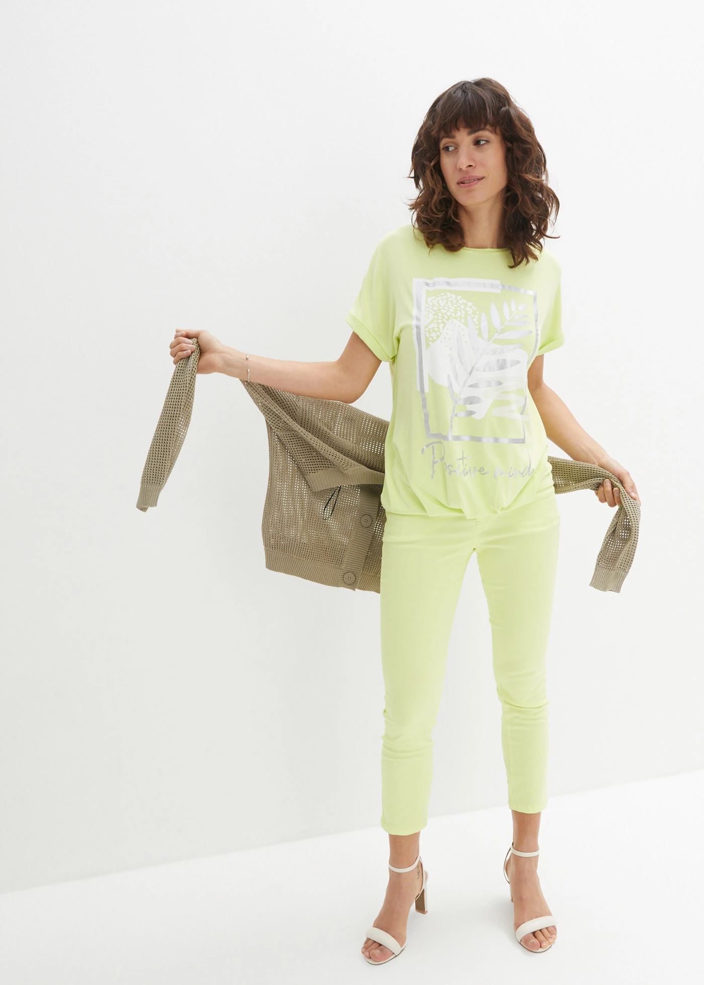 Shirt z nadrukiem • jasna limonka-srebrny-biały w kwiaty • bonprix obchod