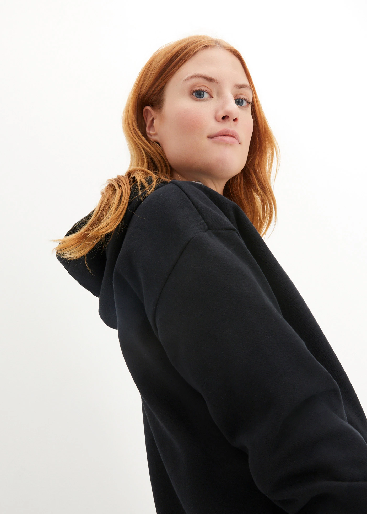 Bluza z kapturem oversize • czarny • sklep bonprix