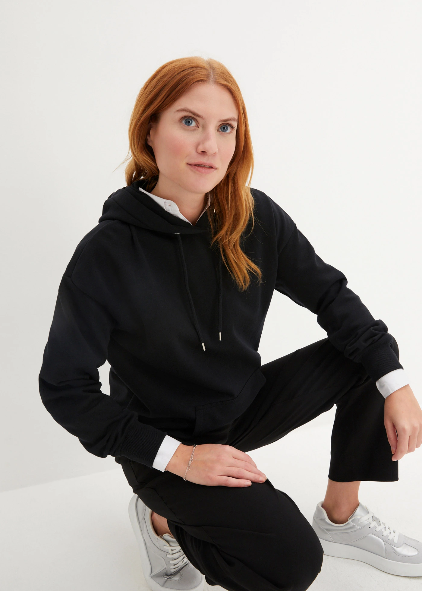 Mikina s kapucňou, oversize • čierna • obchod bonprix