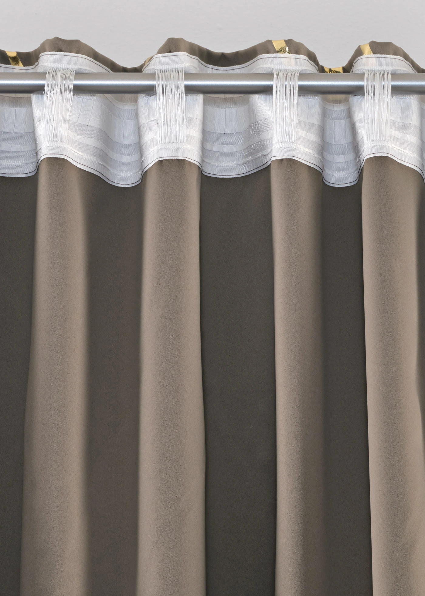 Draperie opacă suprafața lucios (1 buc.) • gri-bej/auriu • magazin bonprix