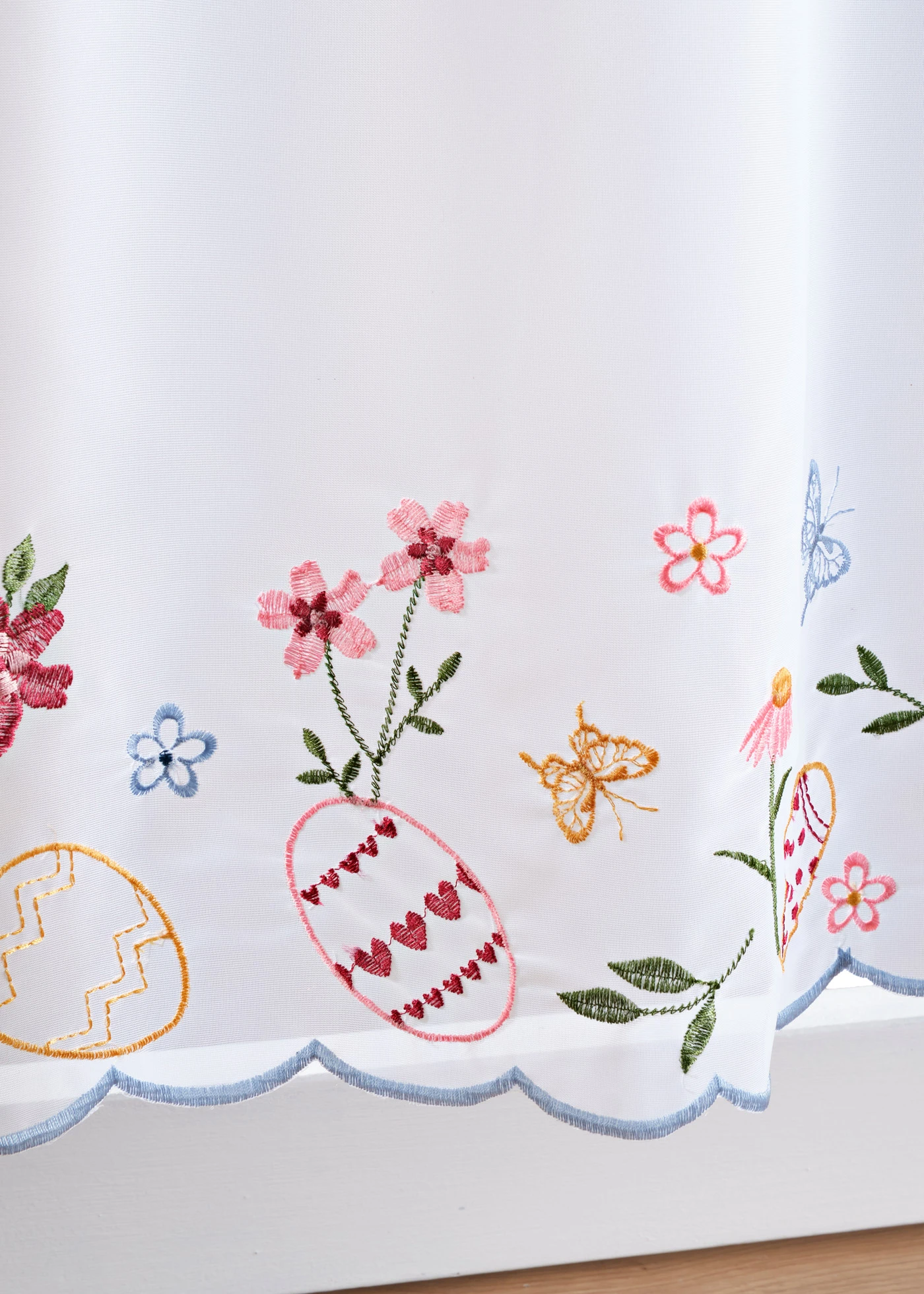 Brise-bise avec motifs de Pâques brodés • blanc/multicolore • Boutique bonprix