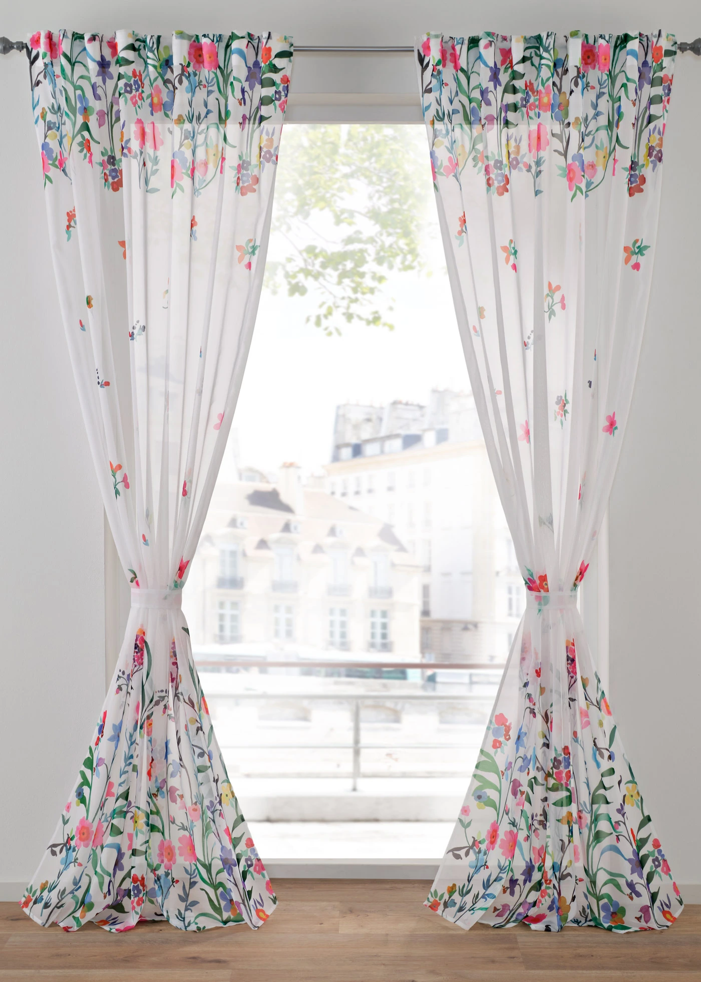 Lot de 2 voilages imprimé floral incl. embrasse • blanc/multicolore • Boutique bonprix