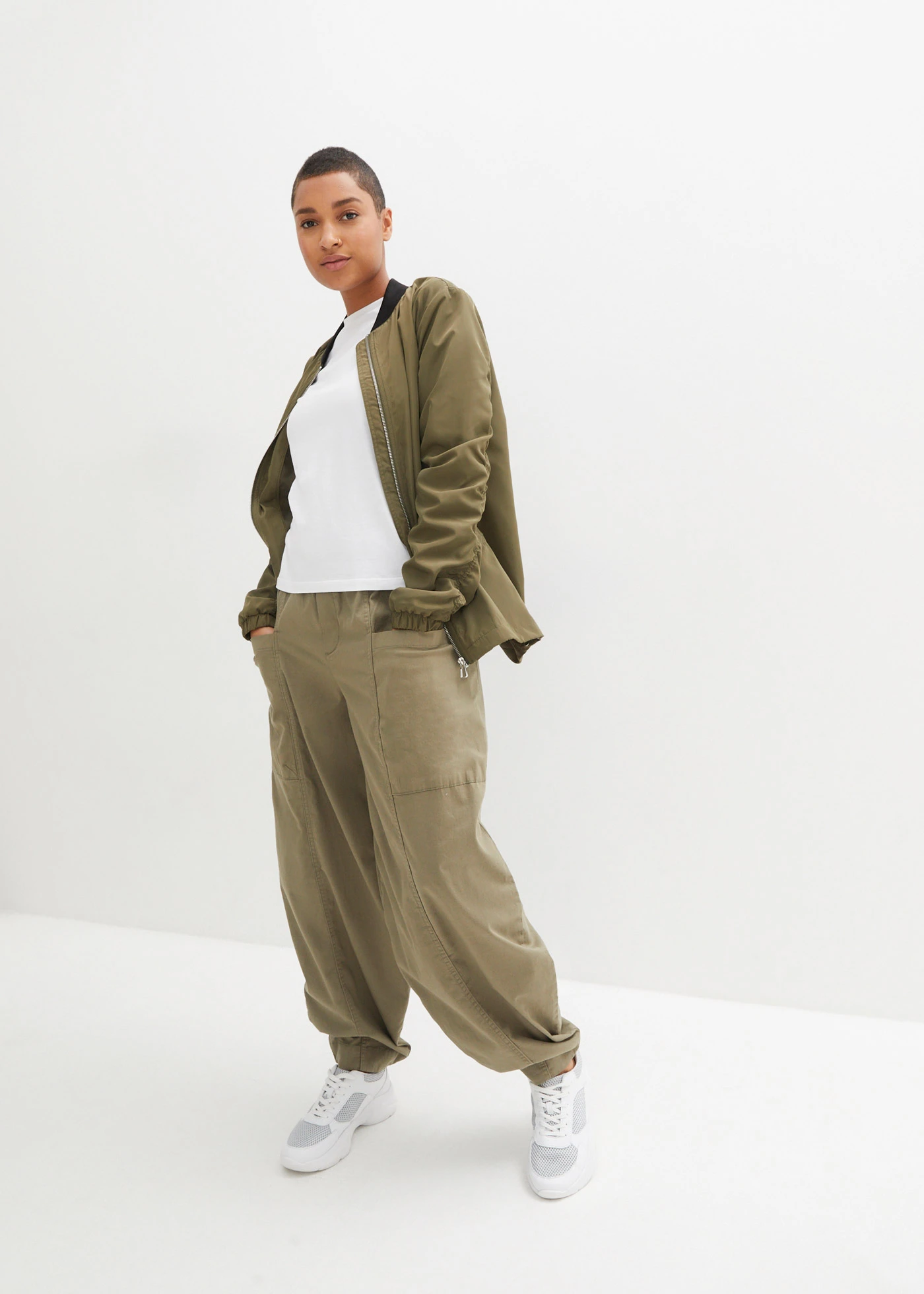 Pantalon ballon en coton extensible • olive • Boutique bonprix