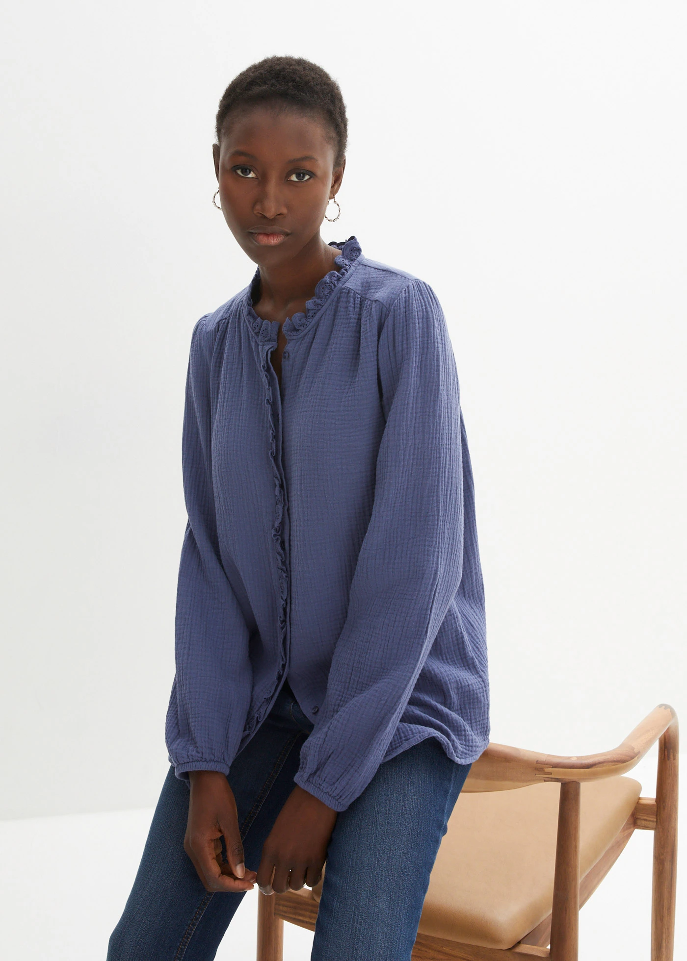 Mousseline blouse met kant • indigo • bonprix online shop