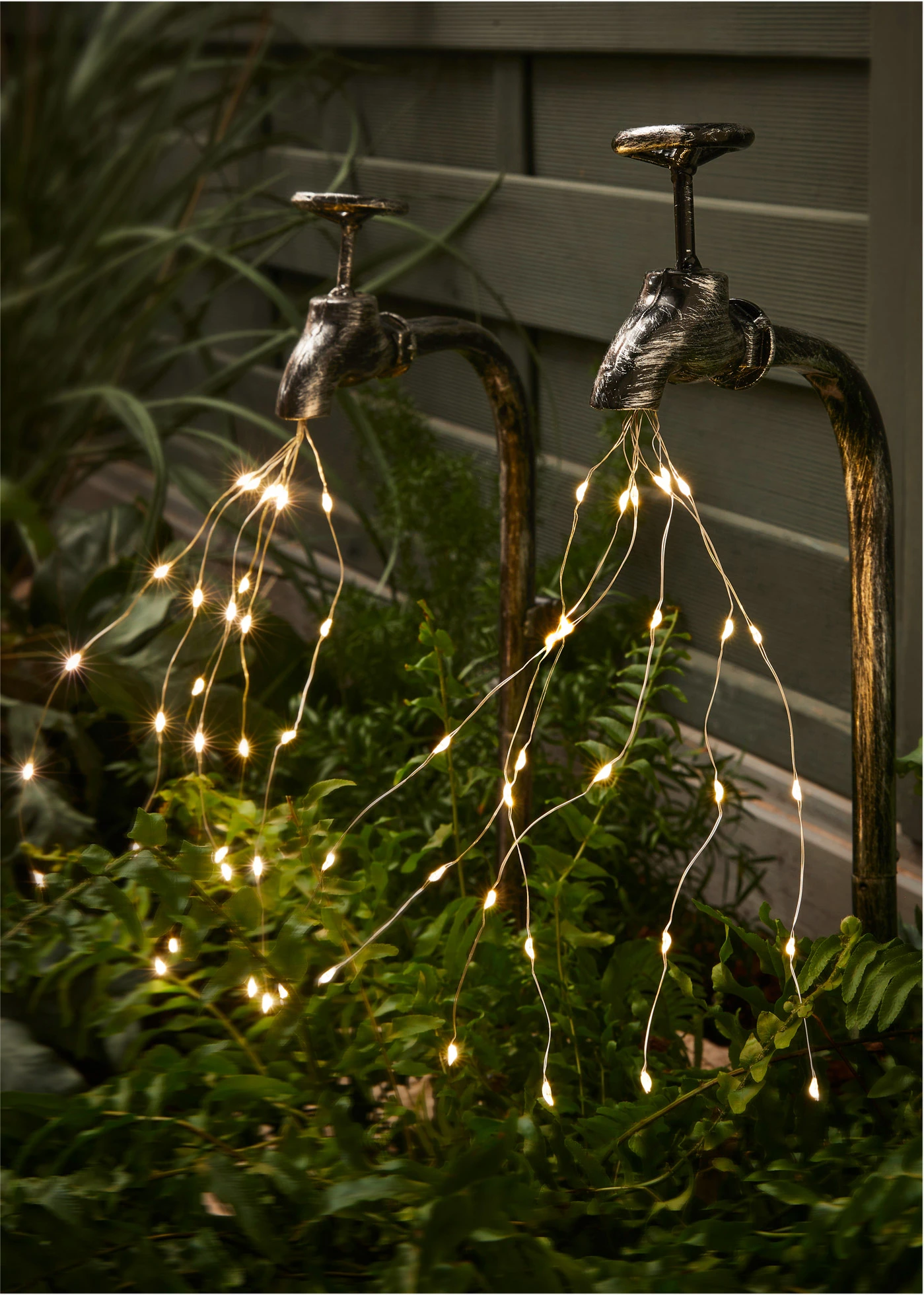 Piquet de jardin solaire en forme de robinet • argenté • Boutique bonprix