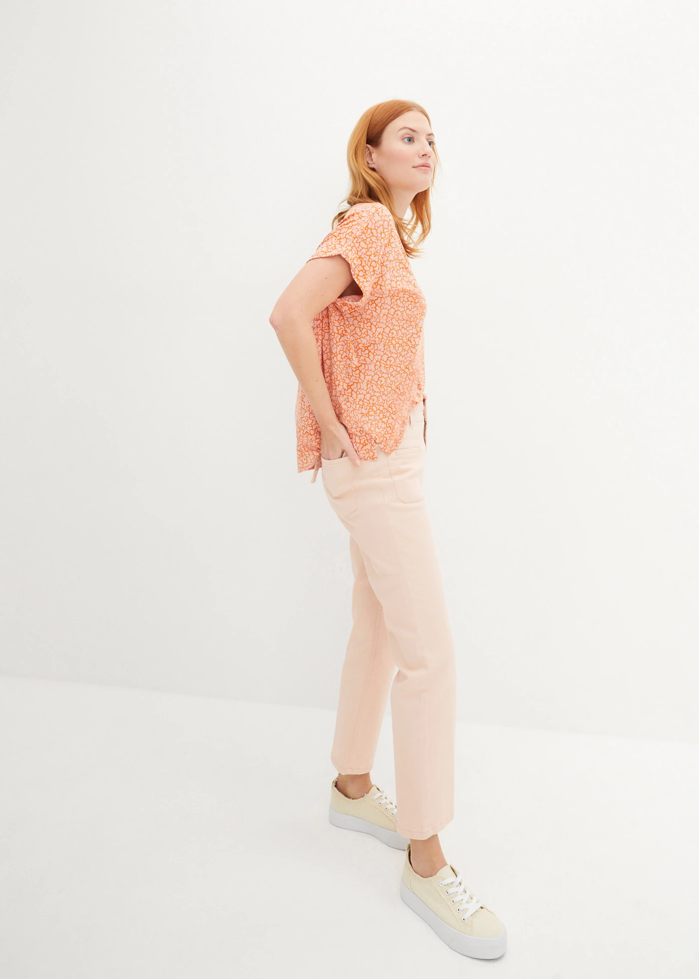 Viscose shirt met V-hals • antiek roze-oranje gedessineerd • bonprix online shop