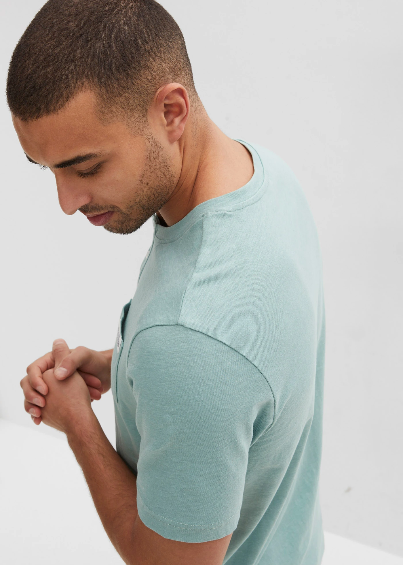 Henley shirt met comfort fit van puur biologisch katoen, korte mouw • pastelgroen • bonprix online shop