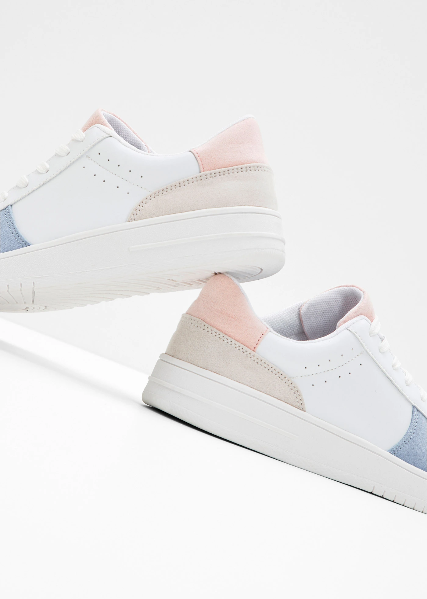 Tenisky • bílá-více barev • bonprix obchod