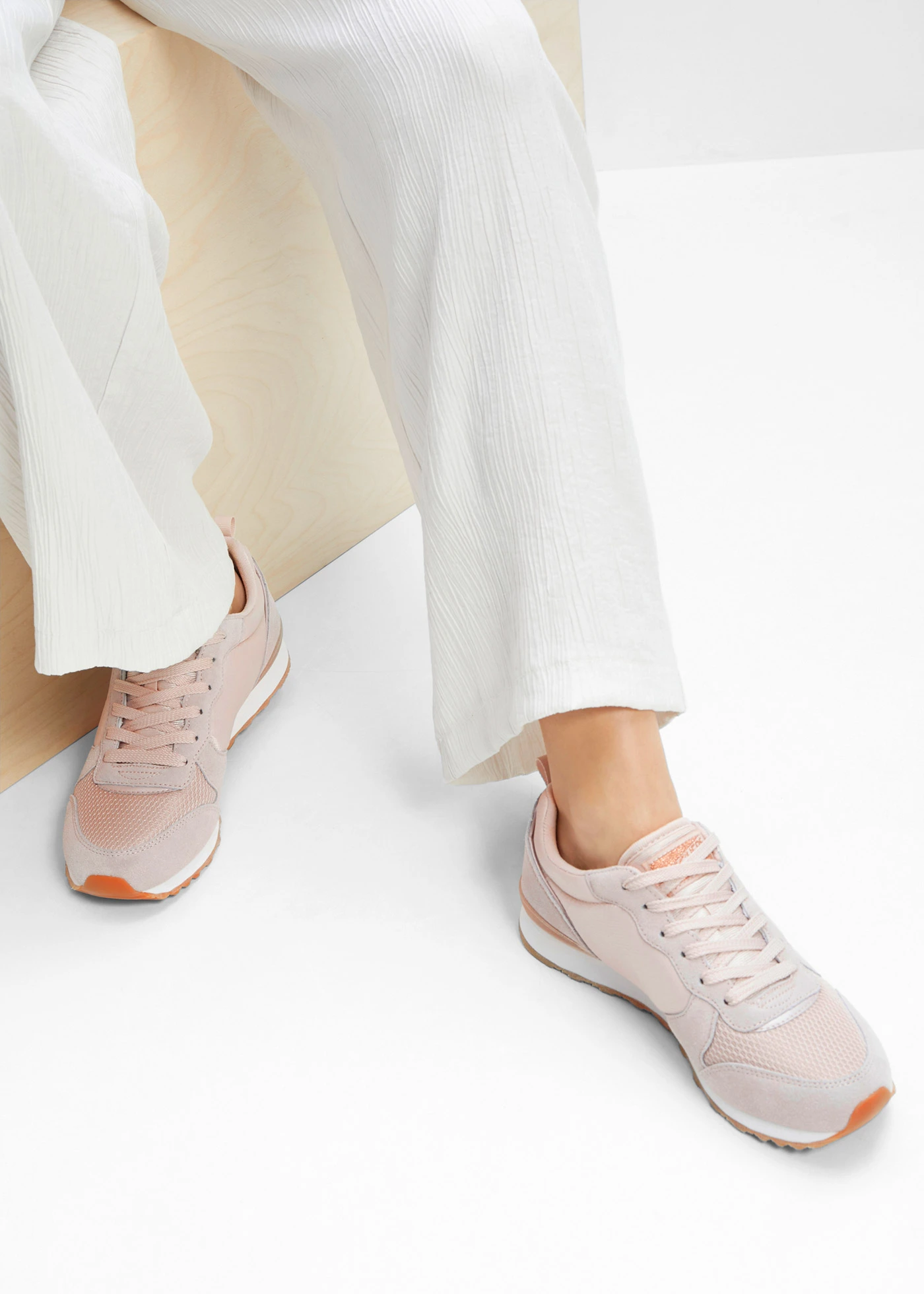 Tenisky značky Skechers s paměťovou pěnou • světle růžová • bonprix obchod