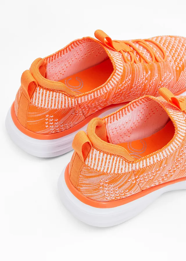 Slip-in sneakers van zacht materiaal • lichtoranje • bonprix online shop