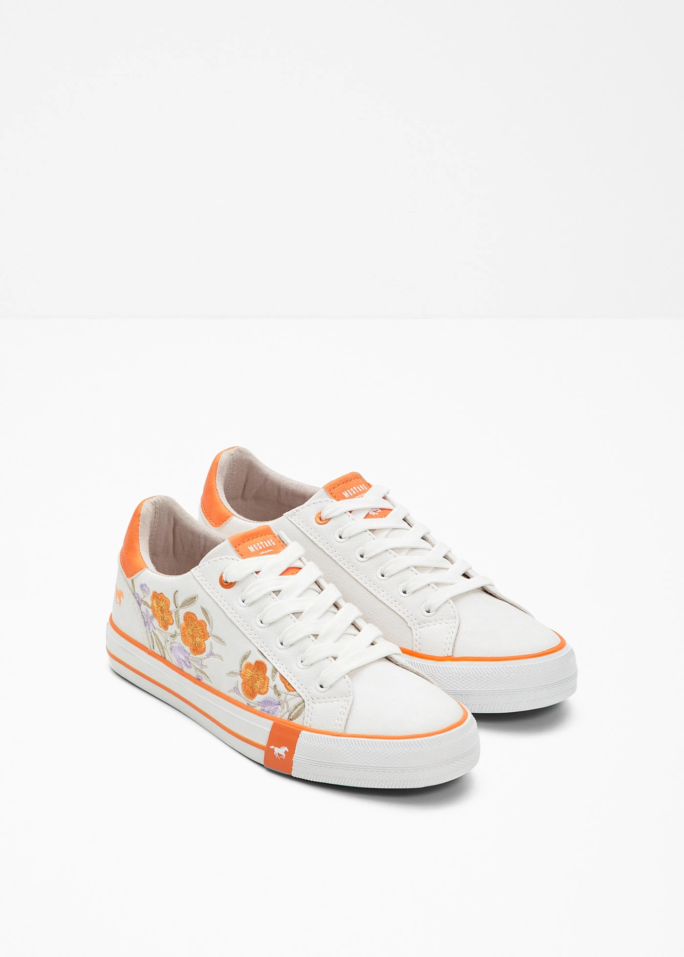Sneakers met borduursel van Mustang • wit-lichtoranje-lichtviolet gebloemd • bonprix online shop