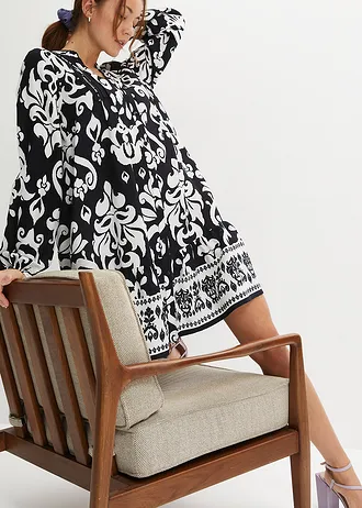 Rochie tip tunică din viscoză fluidă • negru-alb, imprimeu grafic • magazin bonprix