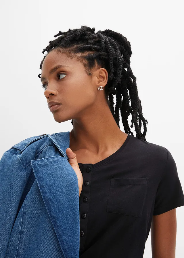 T-shirt met knoopsluiting • zwart • product-page.page-title-suffix