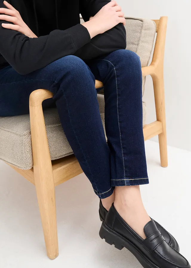 Stretch boyfriend jeans, mid waist • donkerblauw denim • product-page.page-title-suffix