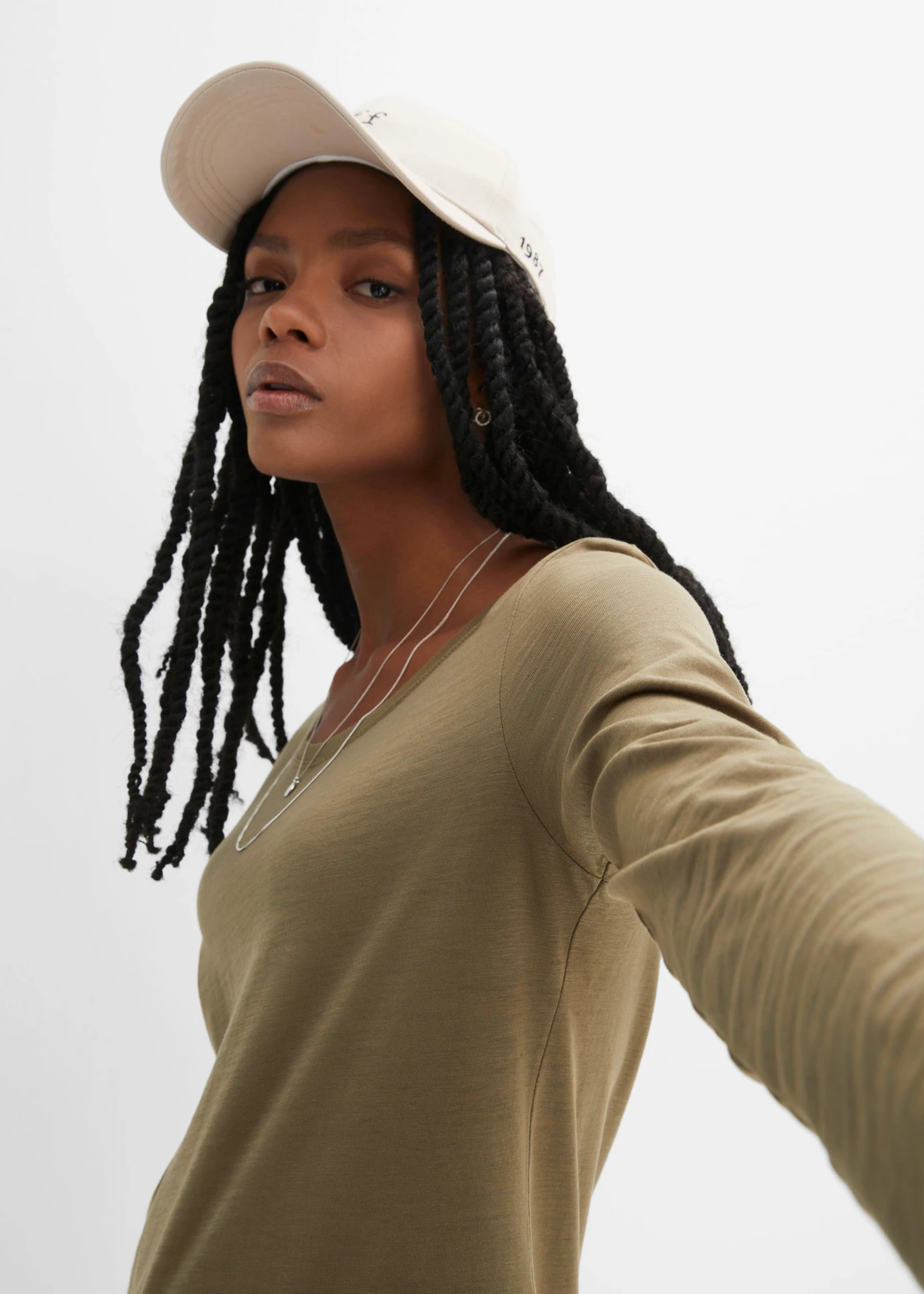 T-shirt manches en léger jersey flammé • olive • Boutique bonprix