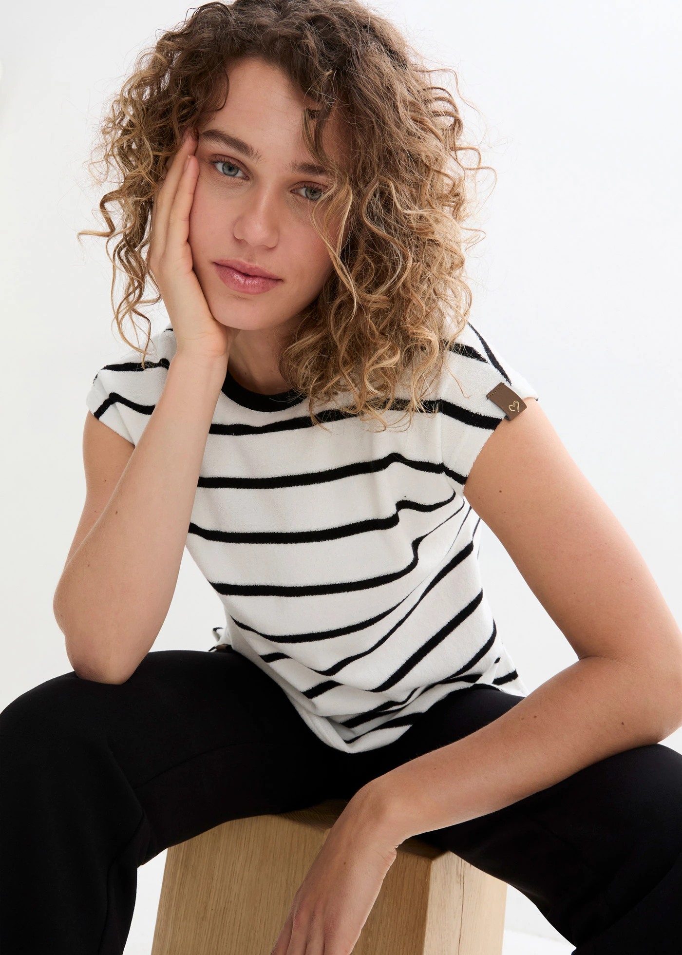 Frotté shirt met strepen, korte mouw • wolwit/zwart gestreept • bonprix online shop