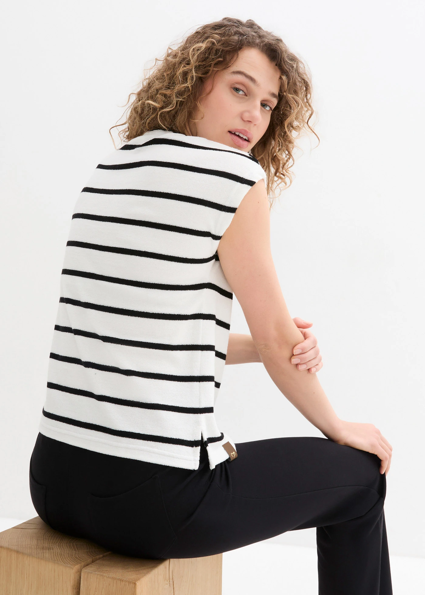 Frotté shirt met strepen, korte mouw • wolwit/zwart gestreept • bonprix online shop