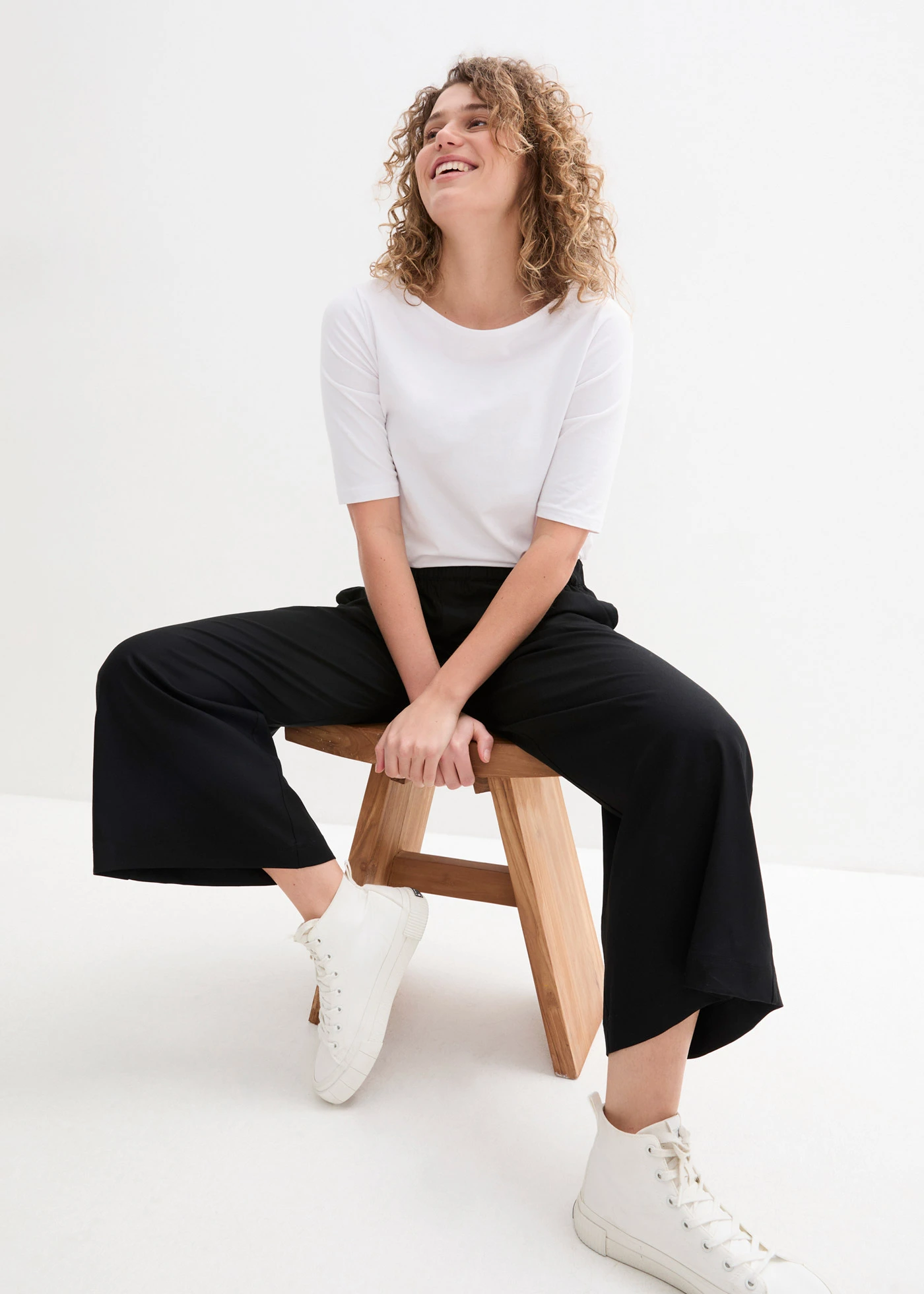 Bő Culotte nadrág puha viszkózból • fekete • bonprix áruház