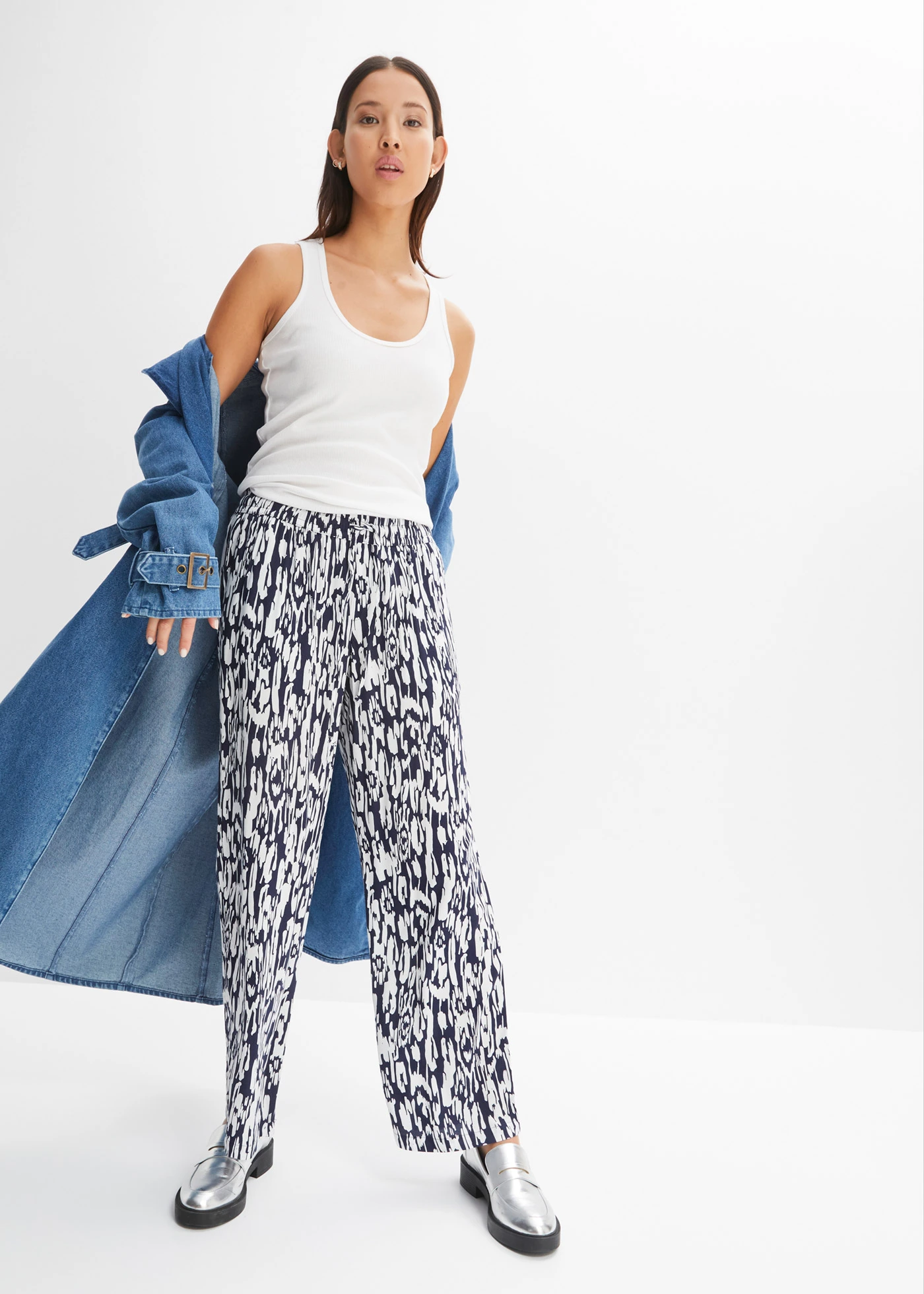 Belebújós nadrág puha viszkózból • sötétkék/gyapjúfehér mintás • bonprix áruház